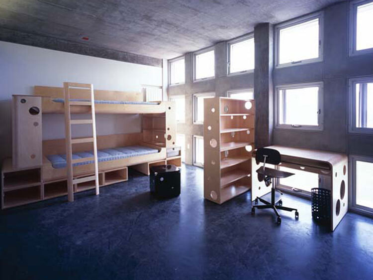 Simmons Hall MIT / Steven Holl. Image Courtesy of Steven Holl Architects
