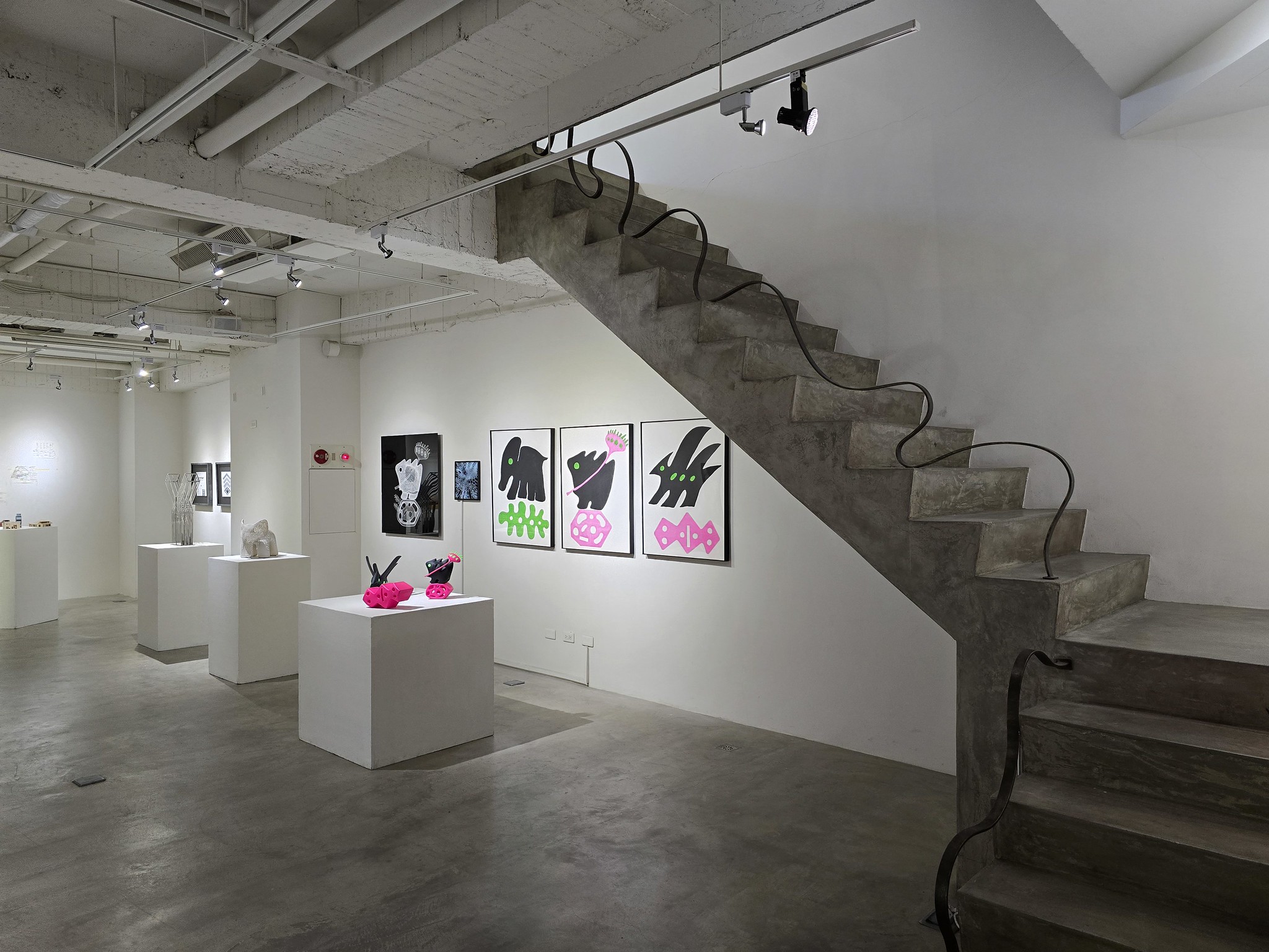 臻品藝術中心34 週年展《維度轉換》地下室展覽空間