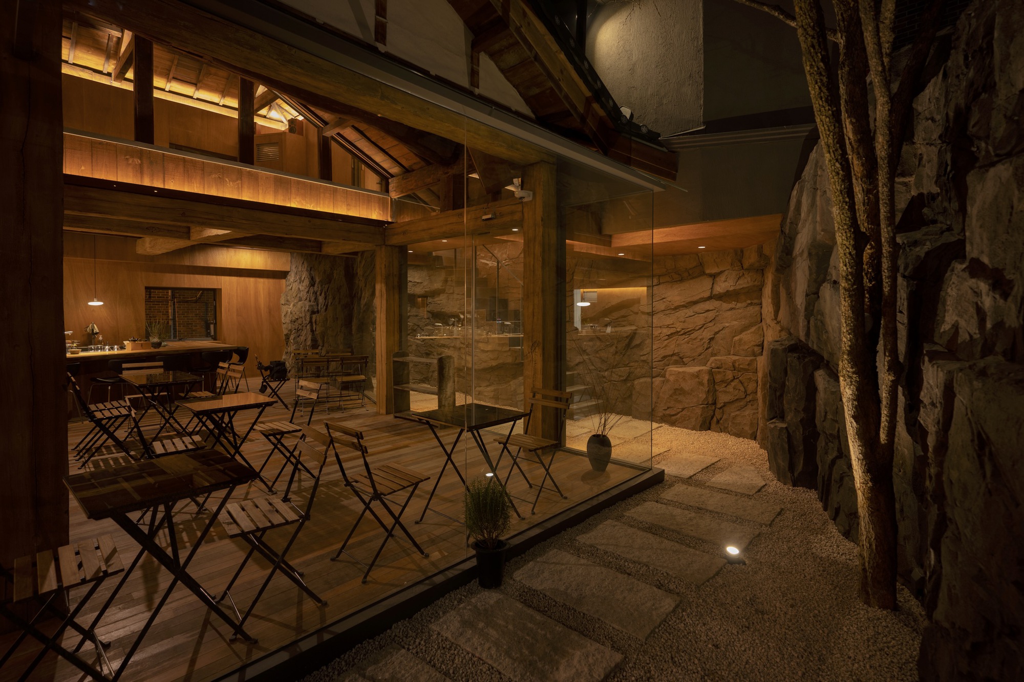 首爾undebt cafe언뎁트 咖啡館 Seoul 舊建築改造 老屋