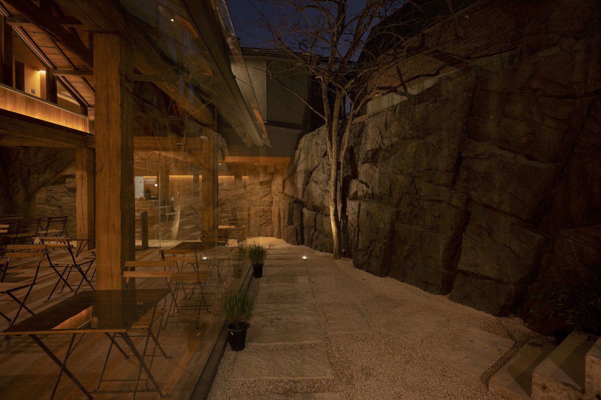 首爾undebt cafe언뎁트 咖啡館 Seoul 舊建築改造 老屋