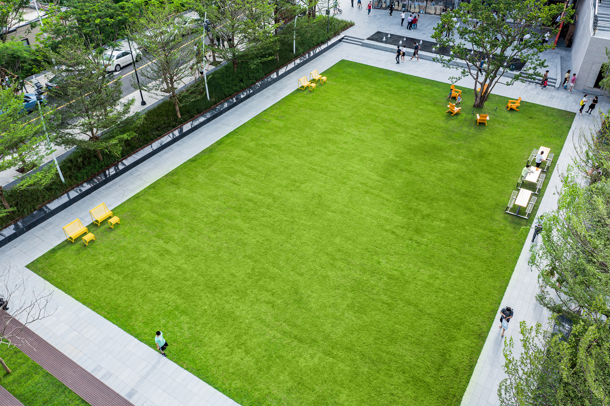 可以有多種活動、彈性運用的中央草地 ©ACF