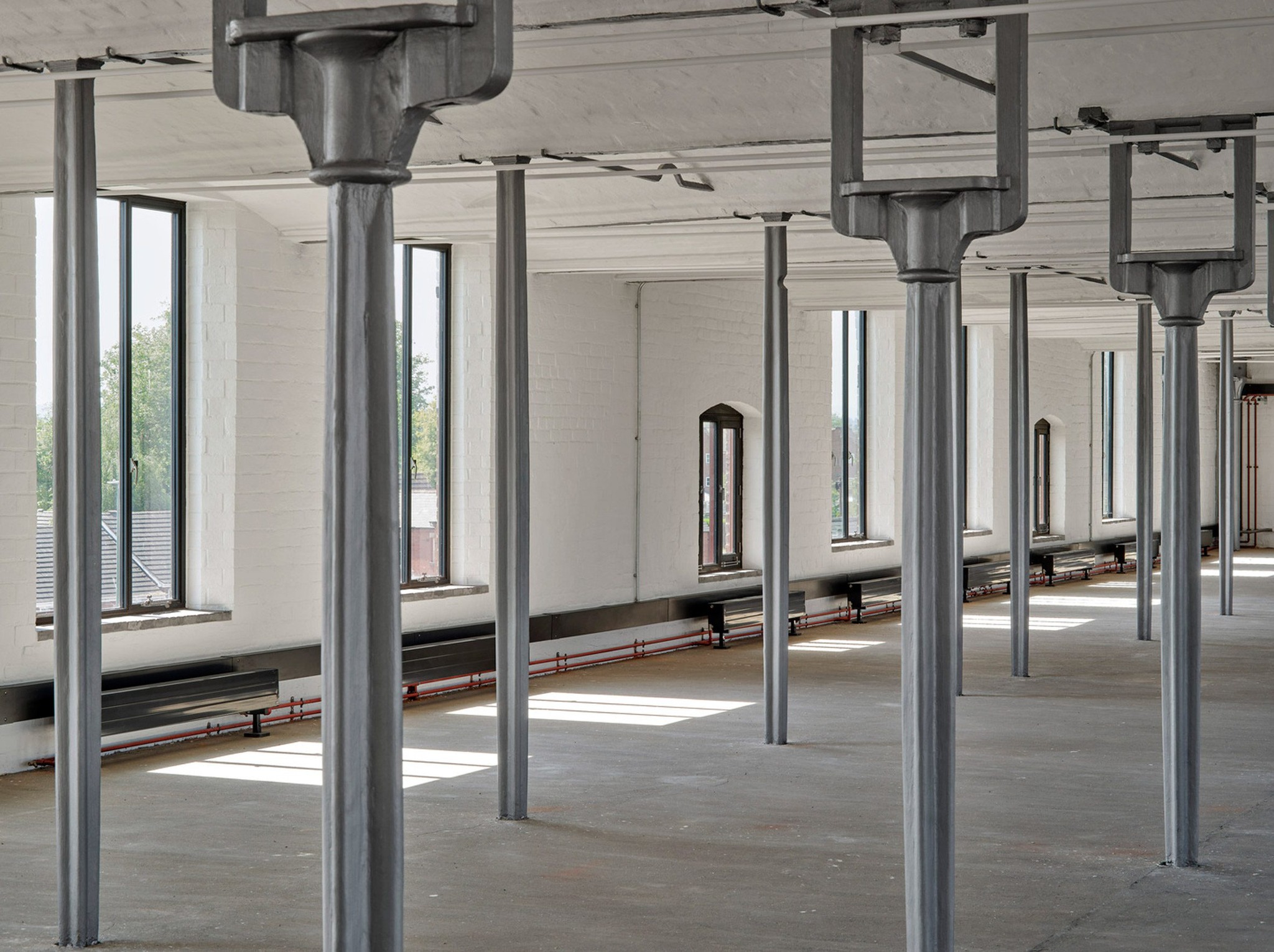 這座建築以鑄鐵框架結構聞名，是世界上第一座採用此結構的建築