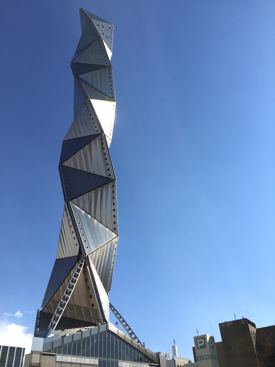 水戸藝術館 地標性的水戸藝術館塔樓,高達100米(照片:Naoko Endo)