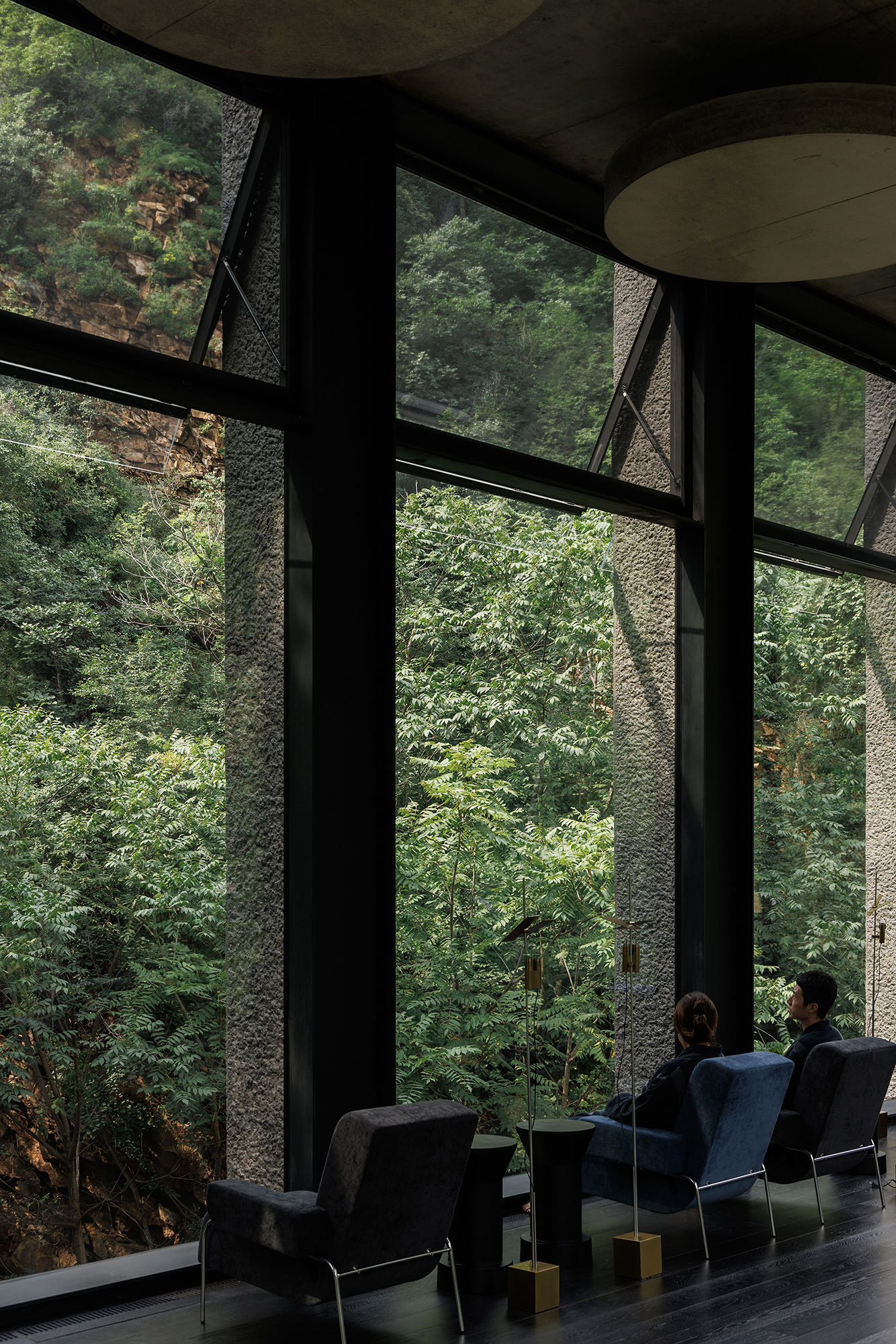 阿那亞·霧靈山眼石湯泉