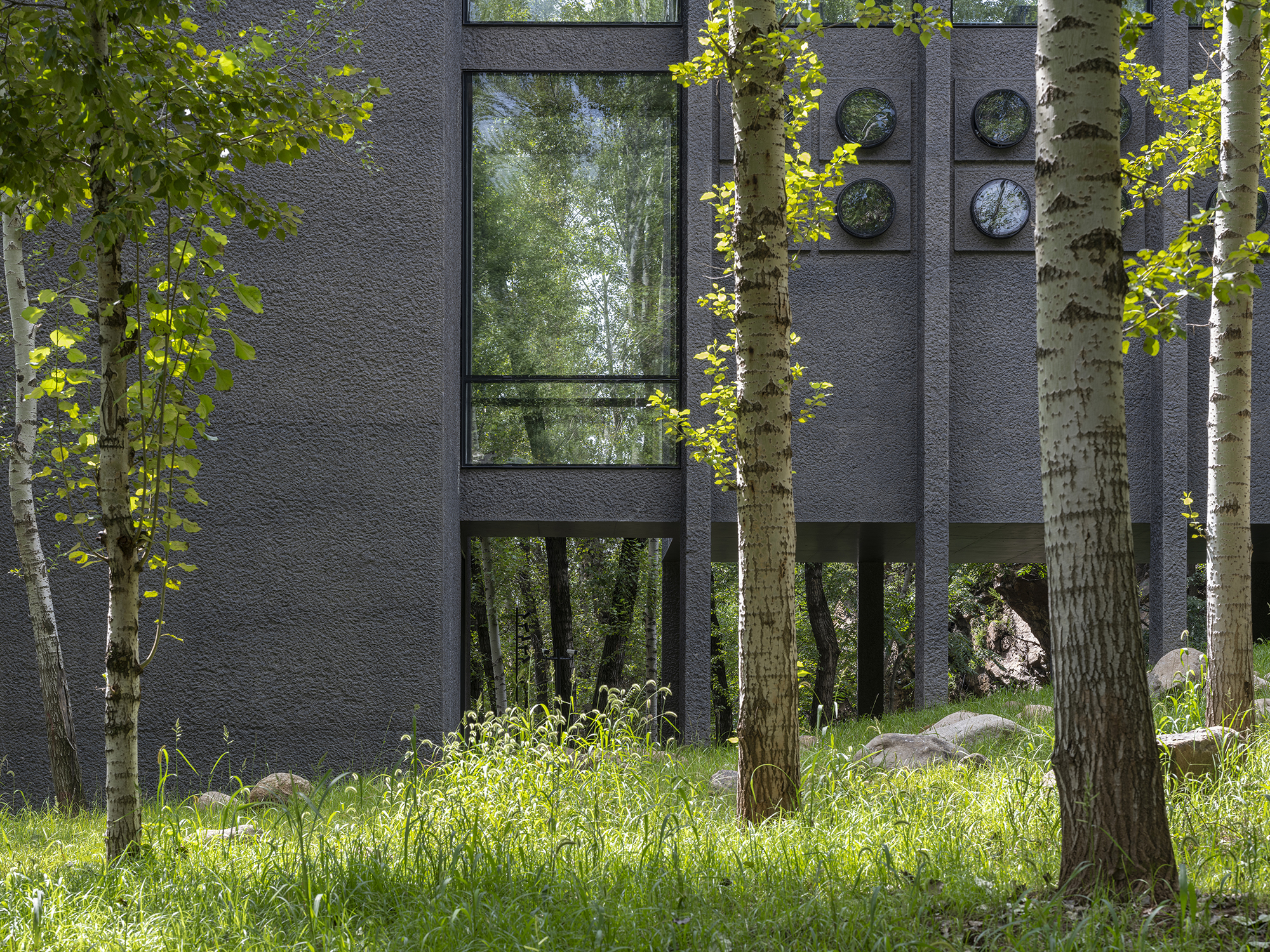 阿那亞·霧靈山眼石湯泉