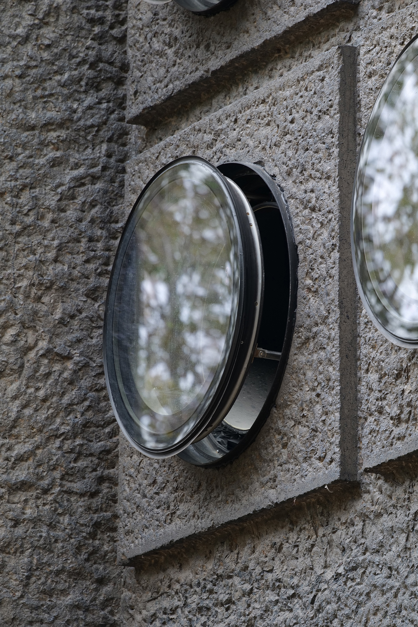 阿那亞·霧靈山眼石湯泉