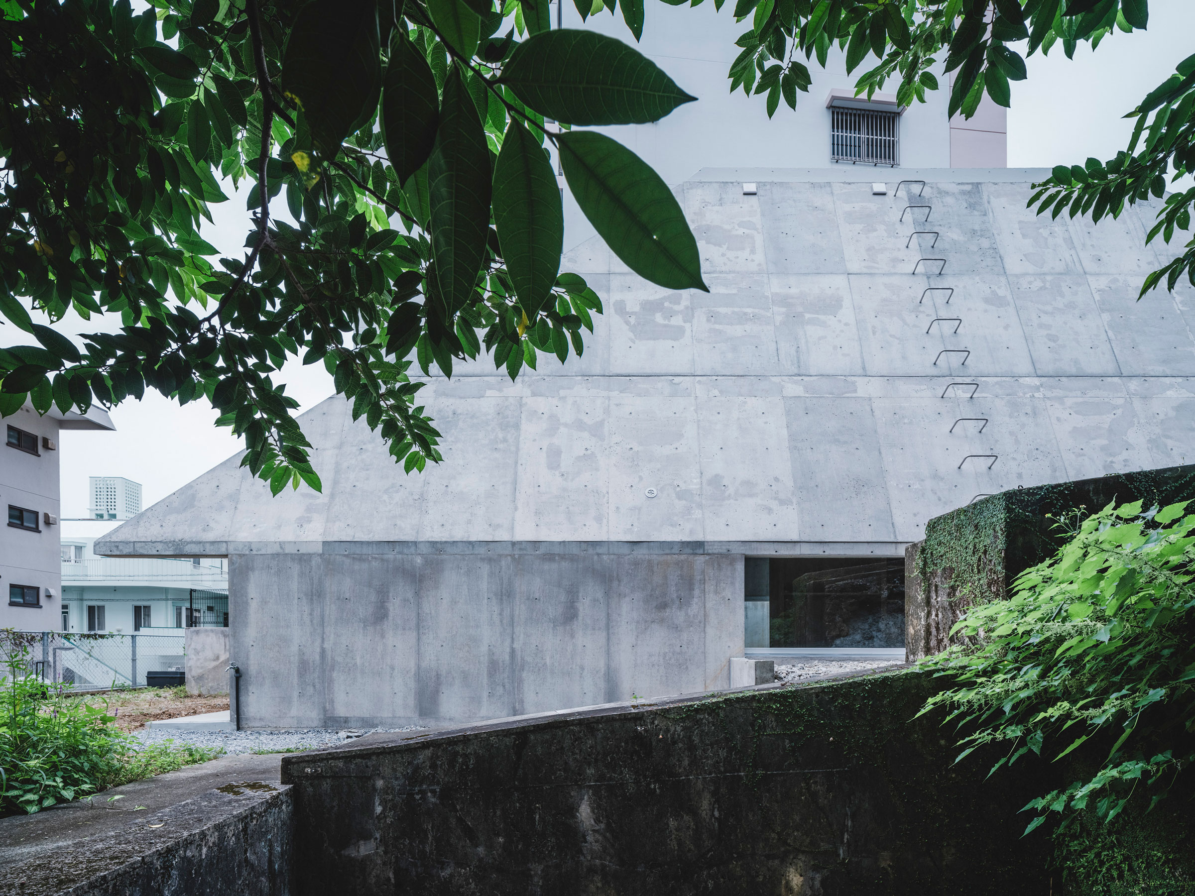 ピラミッドハット 五十嵐理人 IGArchitects 日本沖繩 私人住宅 金字塔小屋