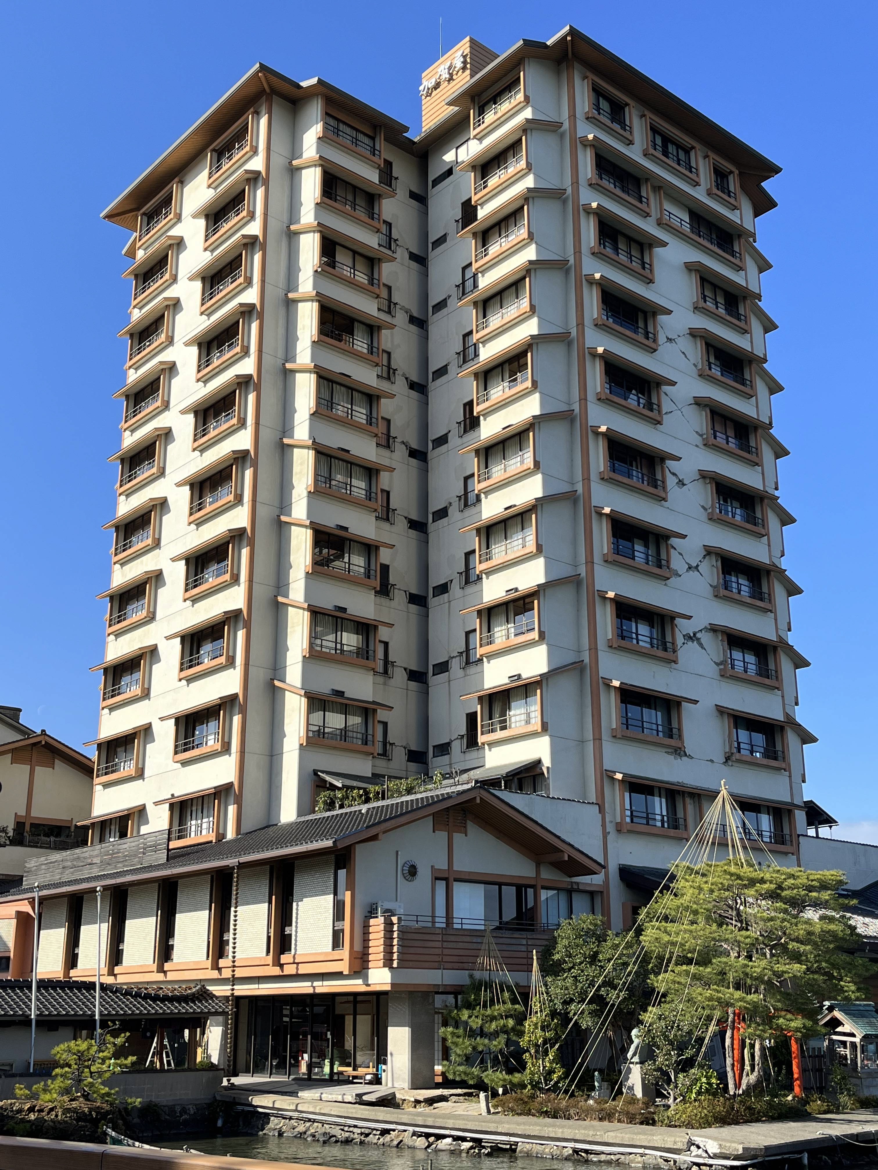 「加賀屋」(KAGAYAギャラリー)在2024 年元旦的能登半島地震受損嚴重