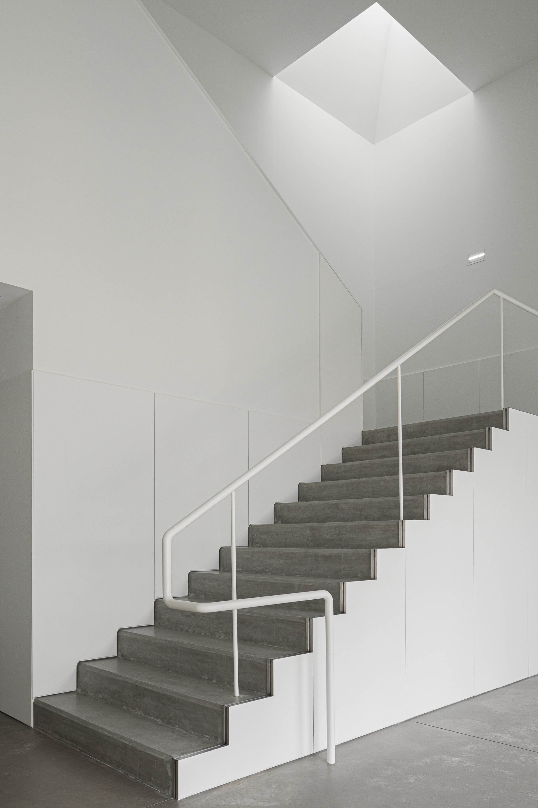 Multiprojectus 葡萄牙廠辦BW II – Industrial Building in Viana do Castelo
