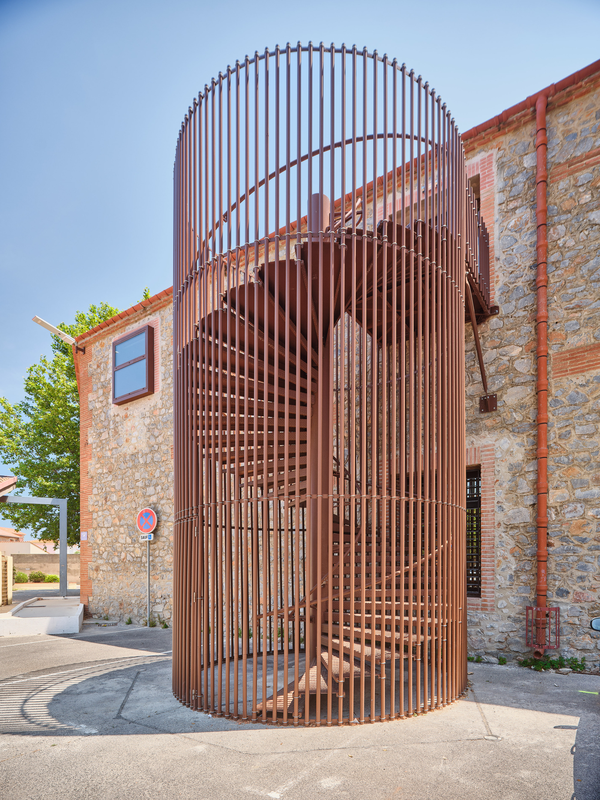 戶外安全梯：緊急逃生梯