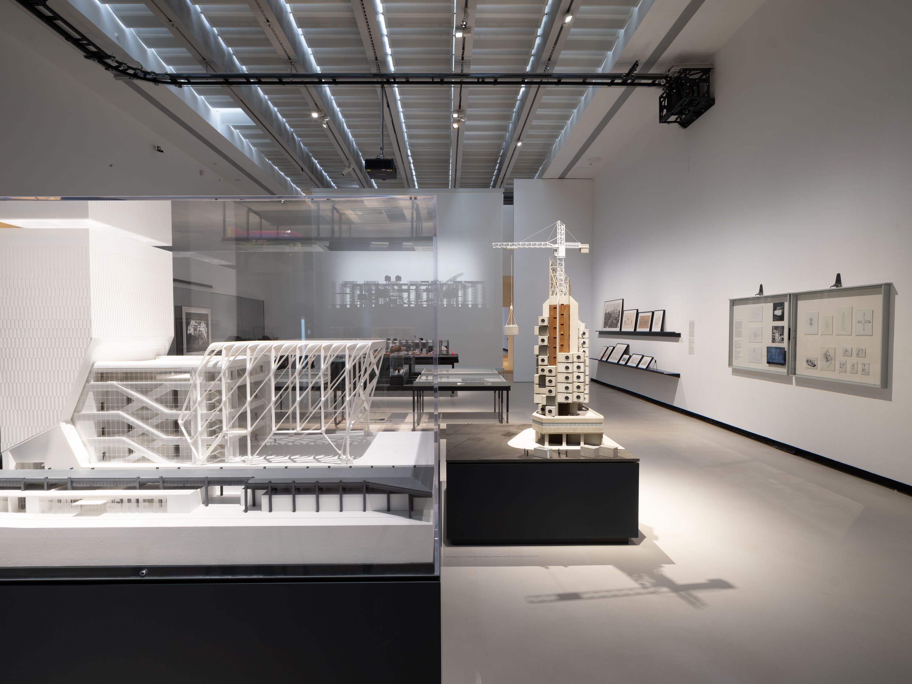 《不穩定的建築》(Architettura Instabile | Restless Architecture)建築展由來美國建築師事務所Diller Scofidio + Renfro策劃,展期從2024年10月25日到2025年3月16日