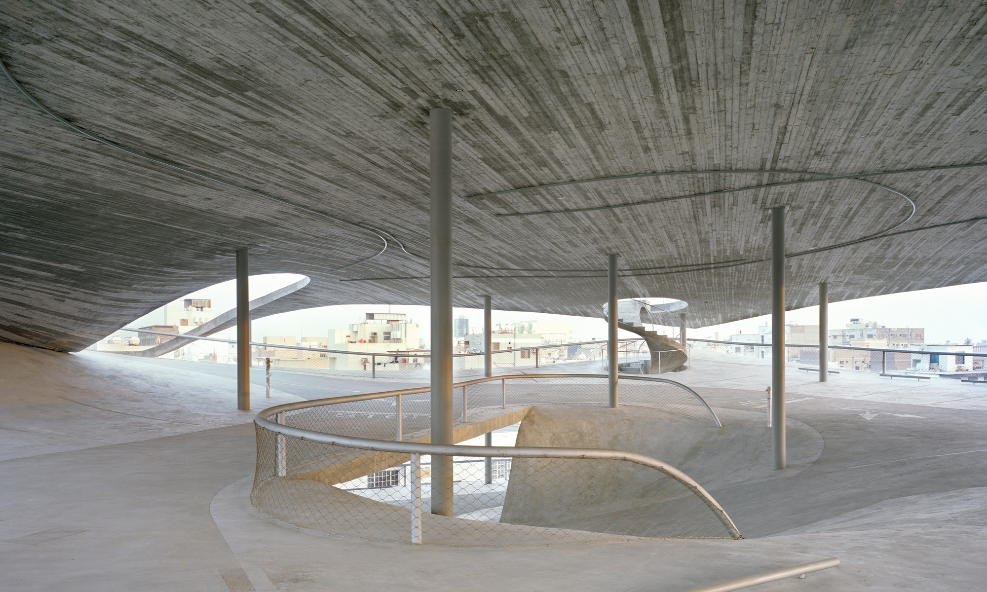 瑞士建築師 Christian Kerez 巴林王國 立體停車場（Photographs:Maxime Delvaux）[