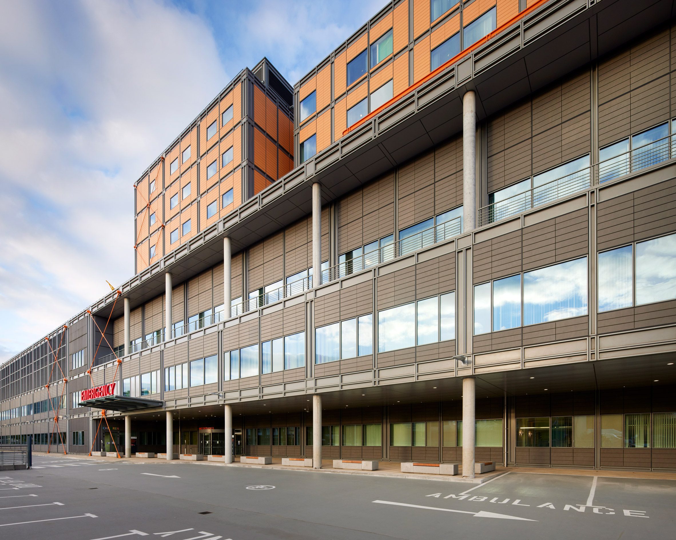 冬日花園 Midland Metropolitan University Hospital HKS 英國 醫院