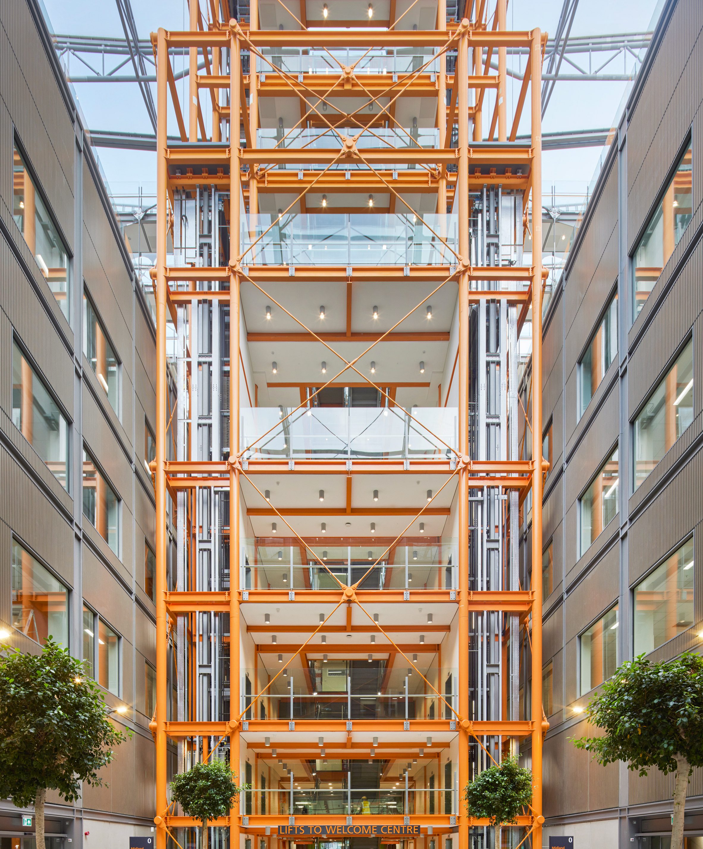 冬日花園 Midland Metropolitan University Hospital HKS 英國 醫院