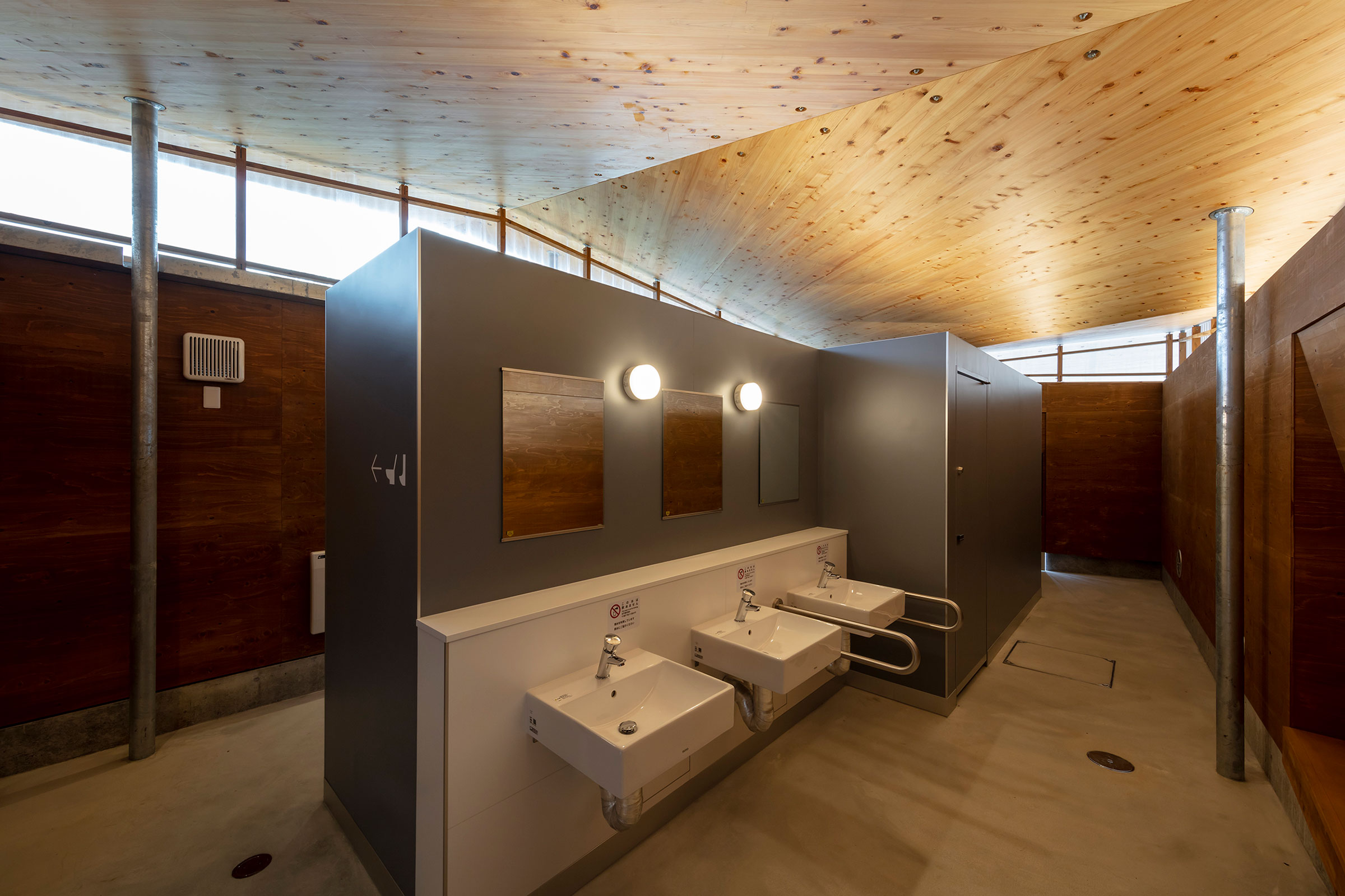 公共廁所 雨水回收系統