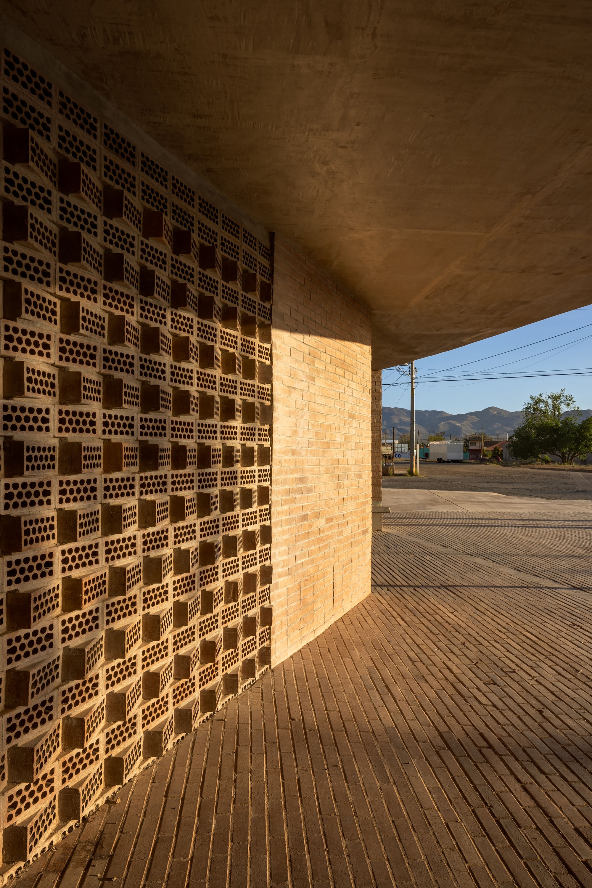 墨西哥建築師Fernanda Canales為「Benito Juarez Square」廣場