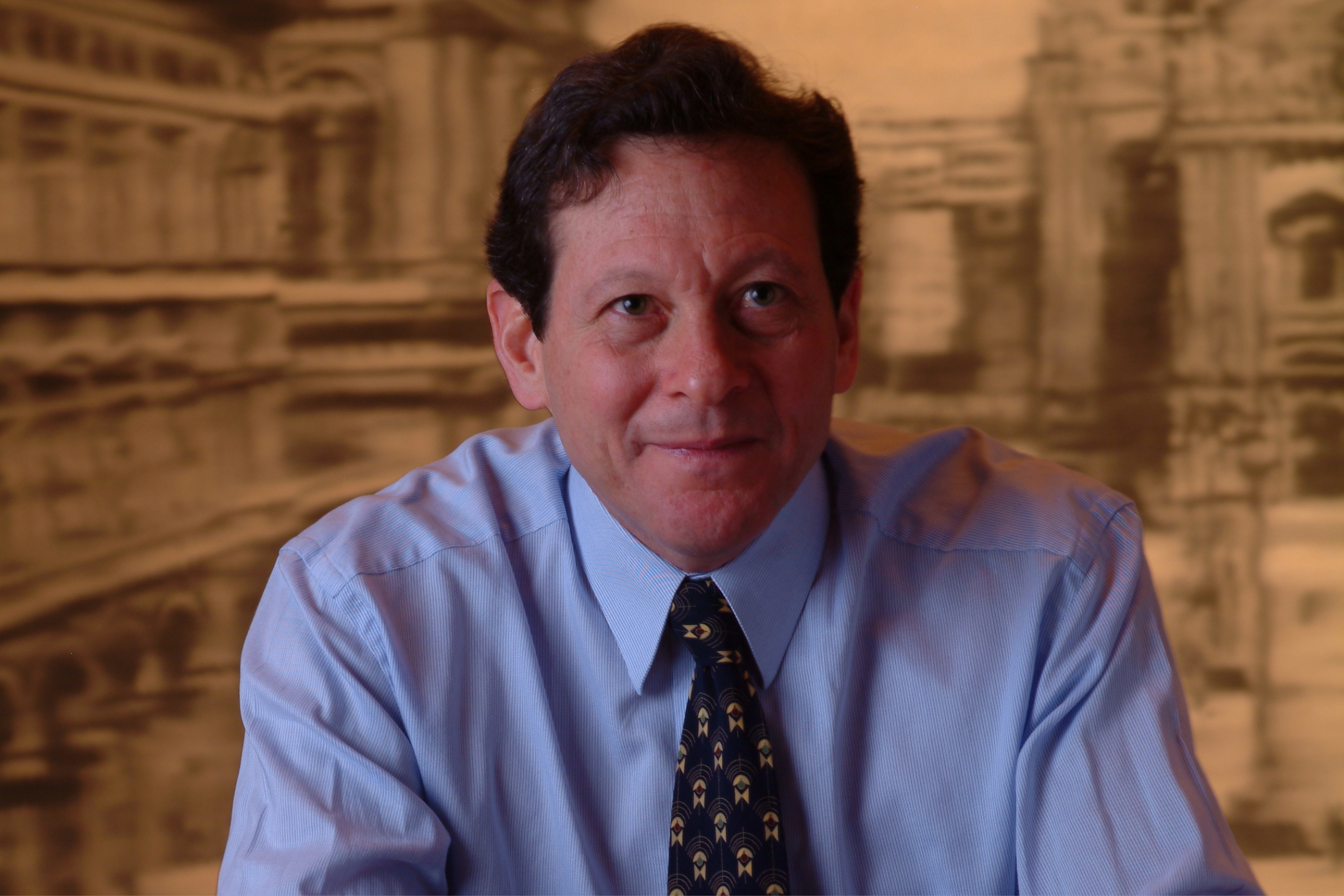 湯姆·普利茲克(Tom Pritzker),凱悅酒店集團(Hyatt Hotels Corporation)的執行主席。一名普利茲克組織(The Pritzker Organization)發言人否認了普利茲克曾與據稱是傑弗里·愛潑斯坦(Jeffrey Epstein)受害者的維吉尼亞·朱弗里(Virginia Giuffre)發生性關係的指控