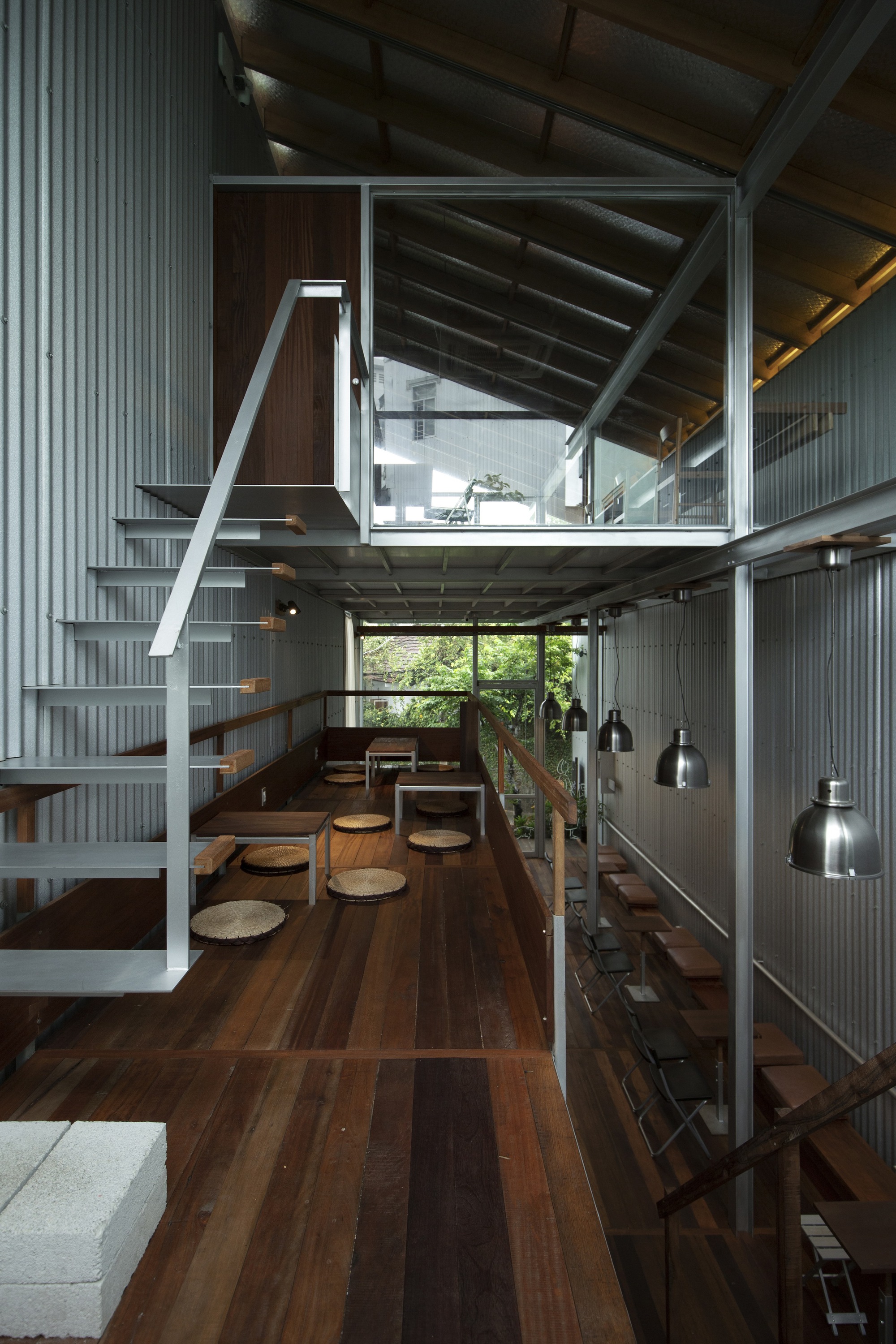 越南順化鐵皮屋咖啡館 Ton Corner Coffee Shop TON Architects