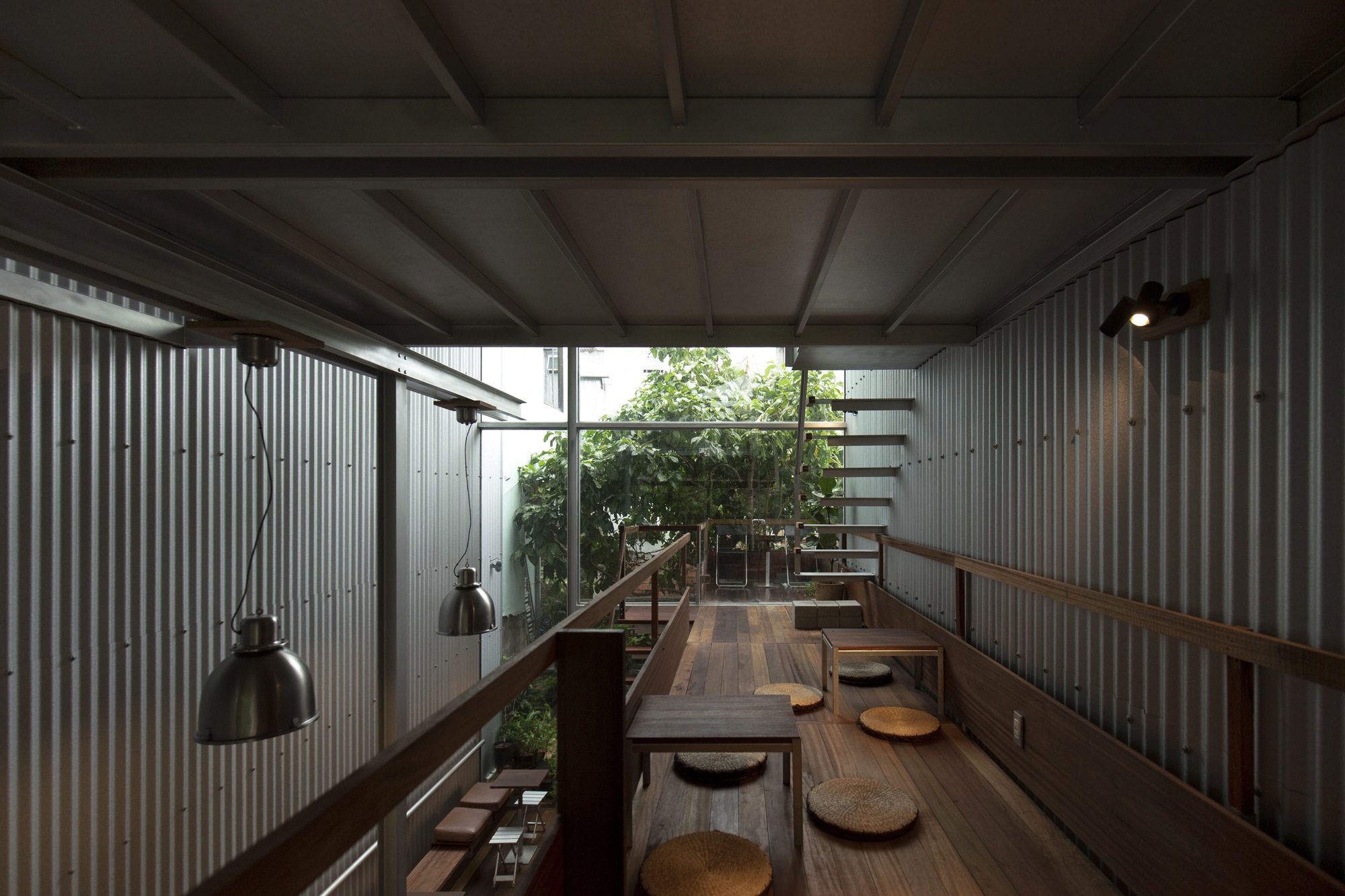 越南順化鐵皮屋咖啡館 Ton Corner Coffee Shop TON Architects