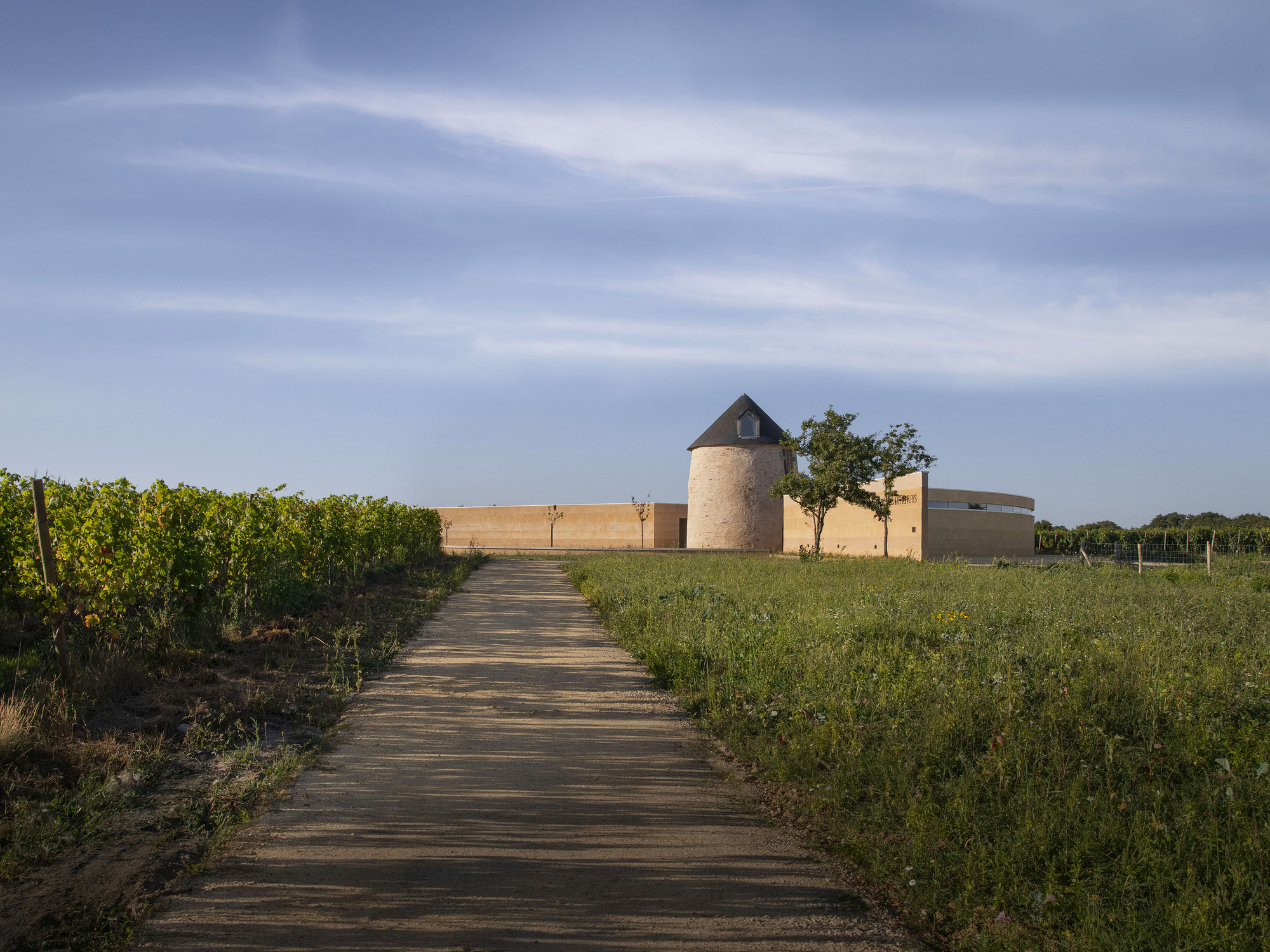 Mill Renovation  Winery Construction Carmen Maurice Architecture Vineyard de Rhuys Le vignoble de Rhuys - Dantelezh 法國酒莊