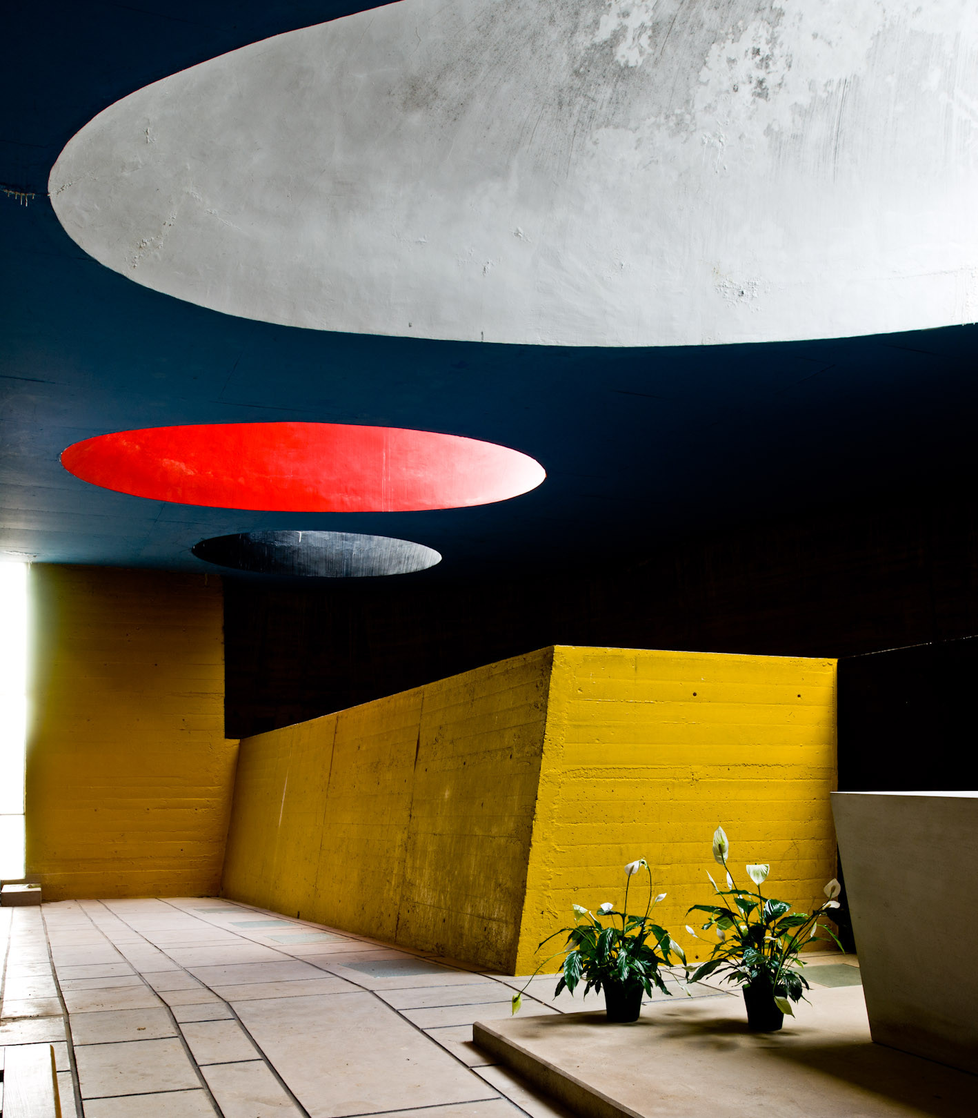 柯比意（Le Corbusier） 法國里昂 拉圖雷特修道院（The Convent of La Tourette）