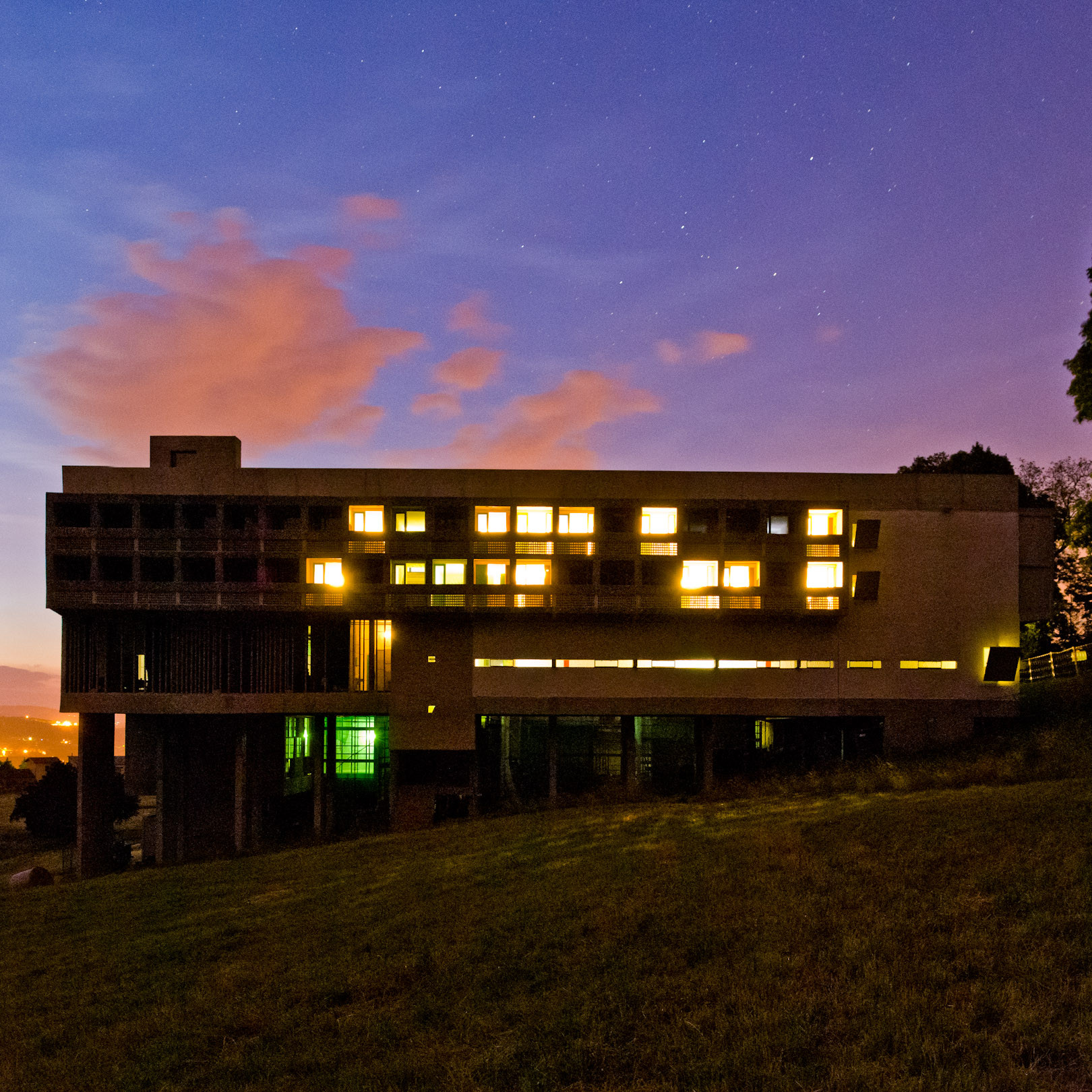 柯比意（Le Corbusier） 法國里昂 拉圖雷特修道院（The Convent of La Tourette）