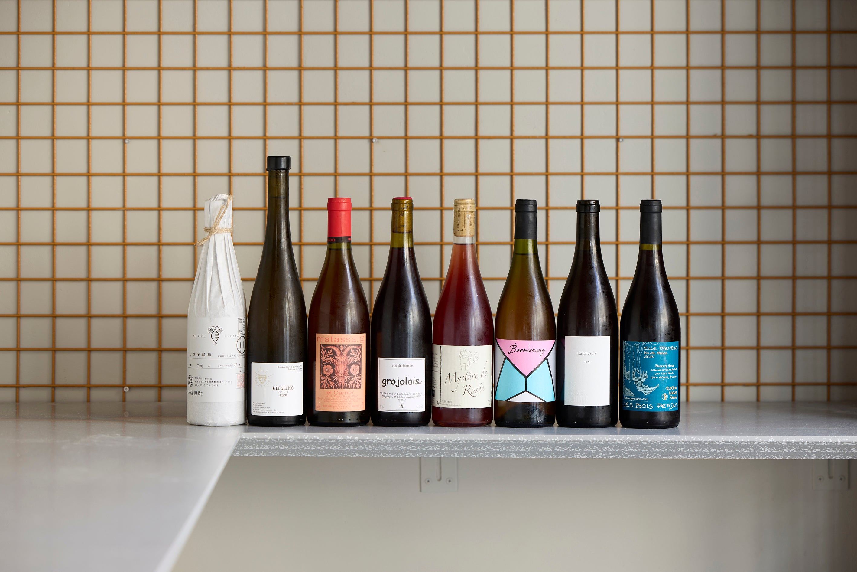店内ではナチュラルワイン、焼酎などを提供　Photo：Kaoru Yamada 店內提供自然酒及燒酎等飲品　照片提供：Kaoru Yamada