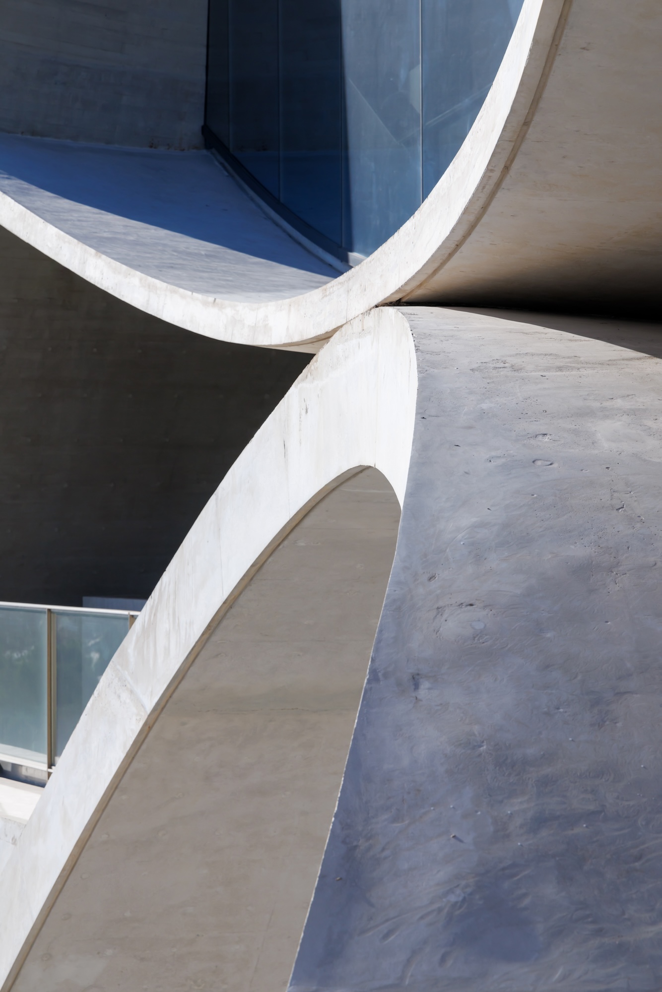 OPEN Architecture 中國建築師 煙台時光塔 上下殼體交接處  攝影：Iwan Baan