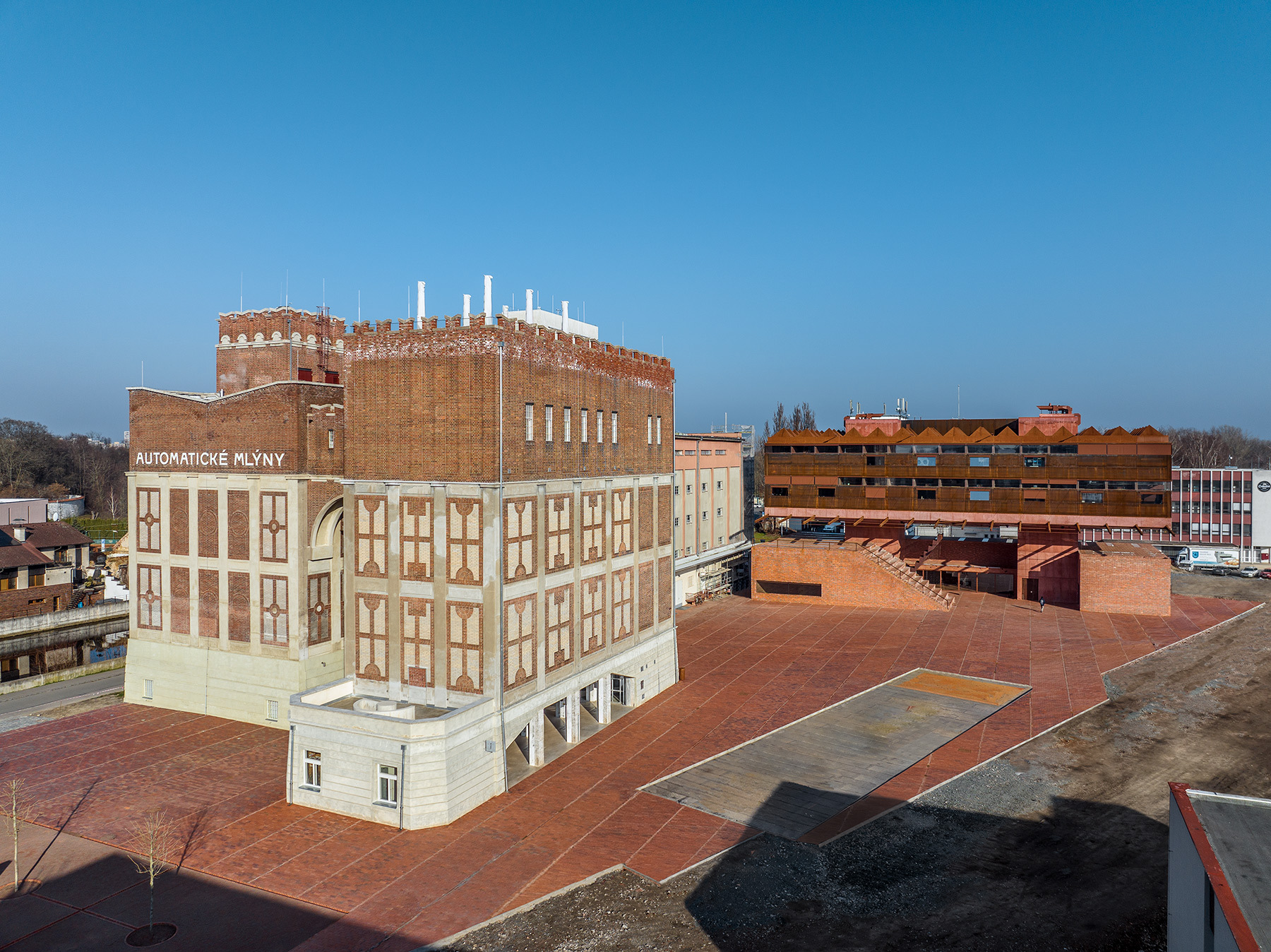 捷克建築 GAMPA and Sféra with Public Spaces of Automatic Mills Winternitzovy automatické Mlýny