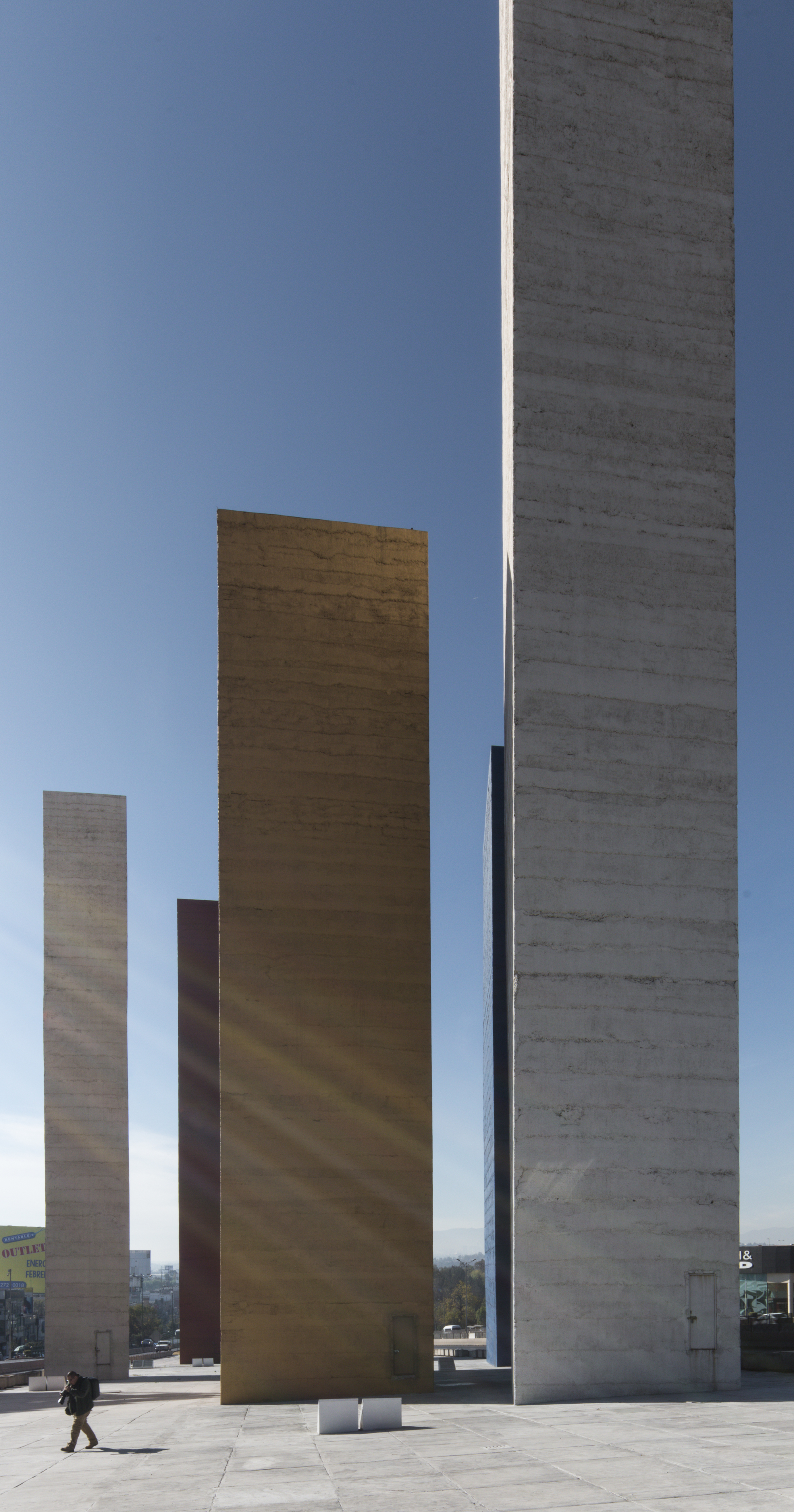 Luis Barragan Mathias Goeritz 衛星塔 Satellite City Towers Torres de Satélite
