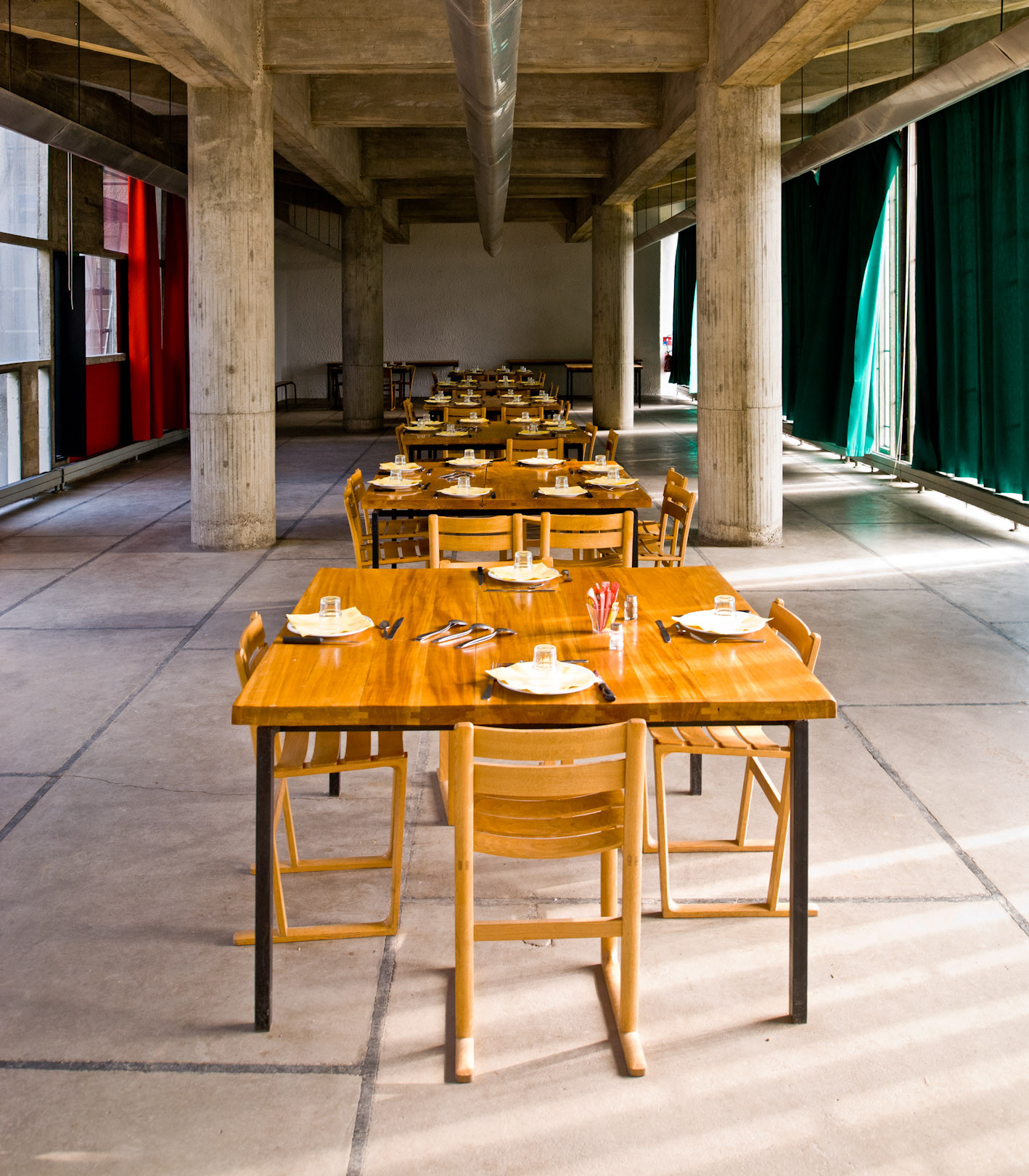 柯比意（Le Corbusier） 法國里昂 拉圖雷特修道院（The Convent of La Tourette）