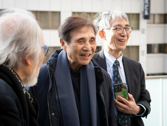 在新「ICHION CONTEMPORARY」開幕典禮上露出笑容的日本建築大師安藤忠雄（伊藤進之介攝影）