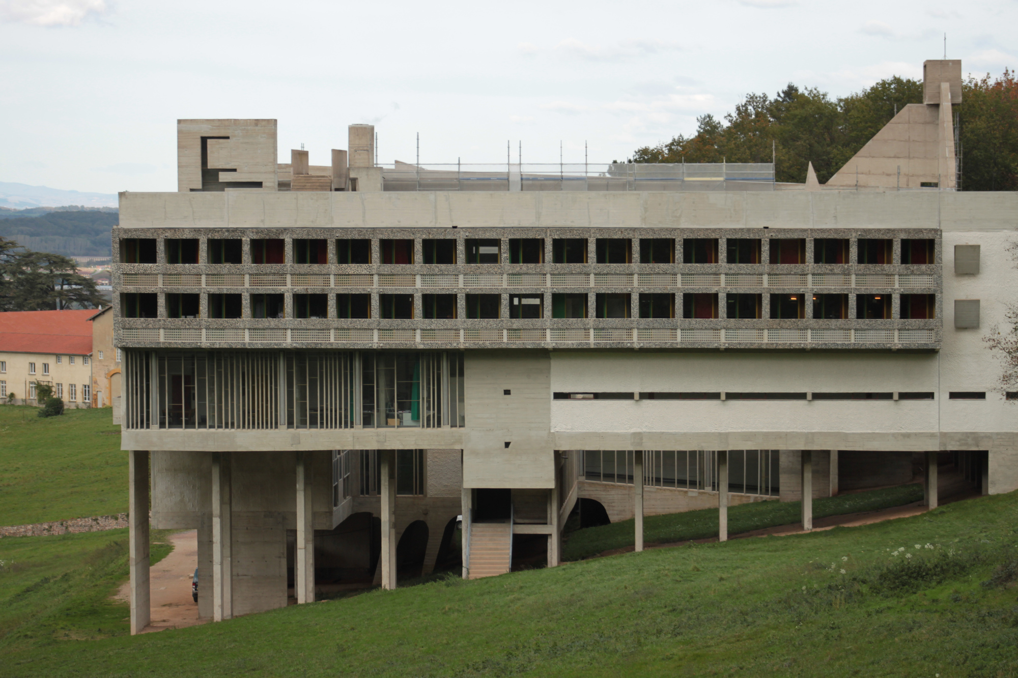 柯比意（Le Corbusier） 法國里昂 拉圖雷特修道院（The Convent of La Tourette）