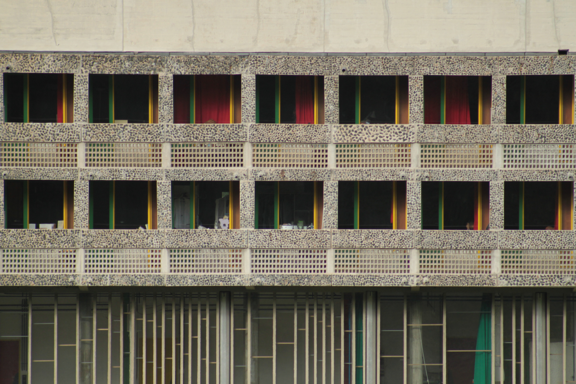 柯比意（Le Corbusier） 法國里昂 拉圖雷特修道院（The Convent of La Tourette）