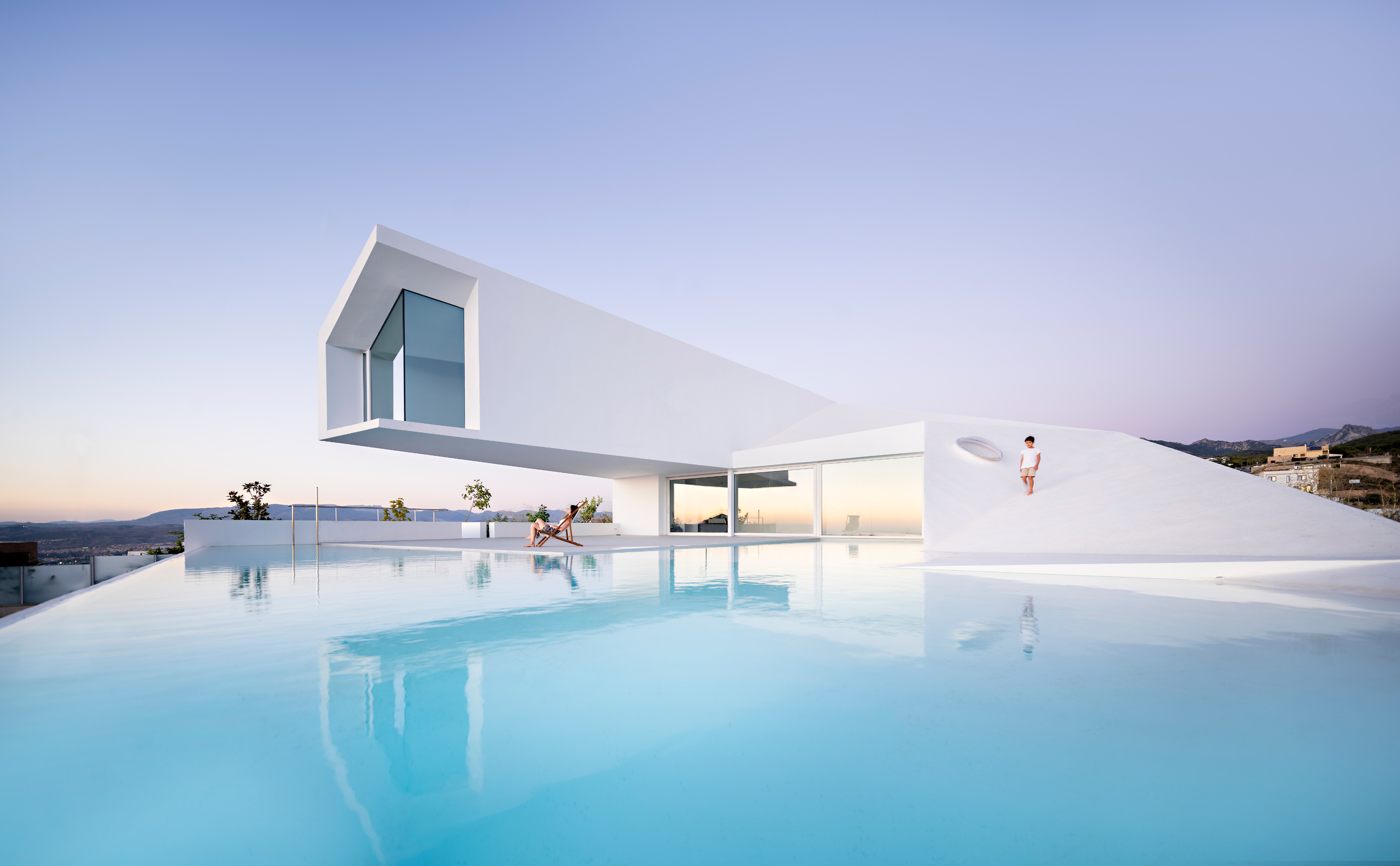 西班牙住宅 PISCINA CON CASA Serrano + Baquero