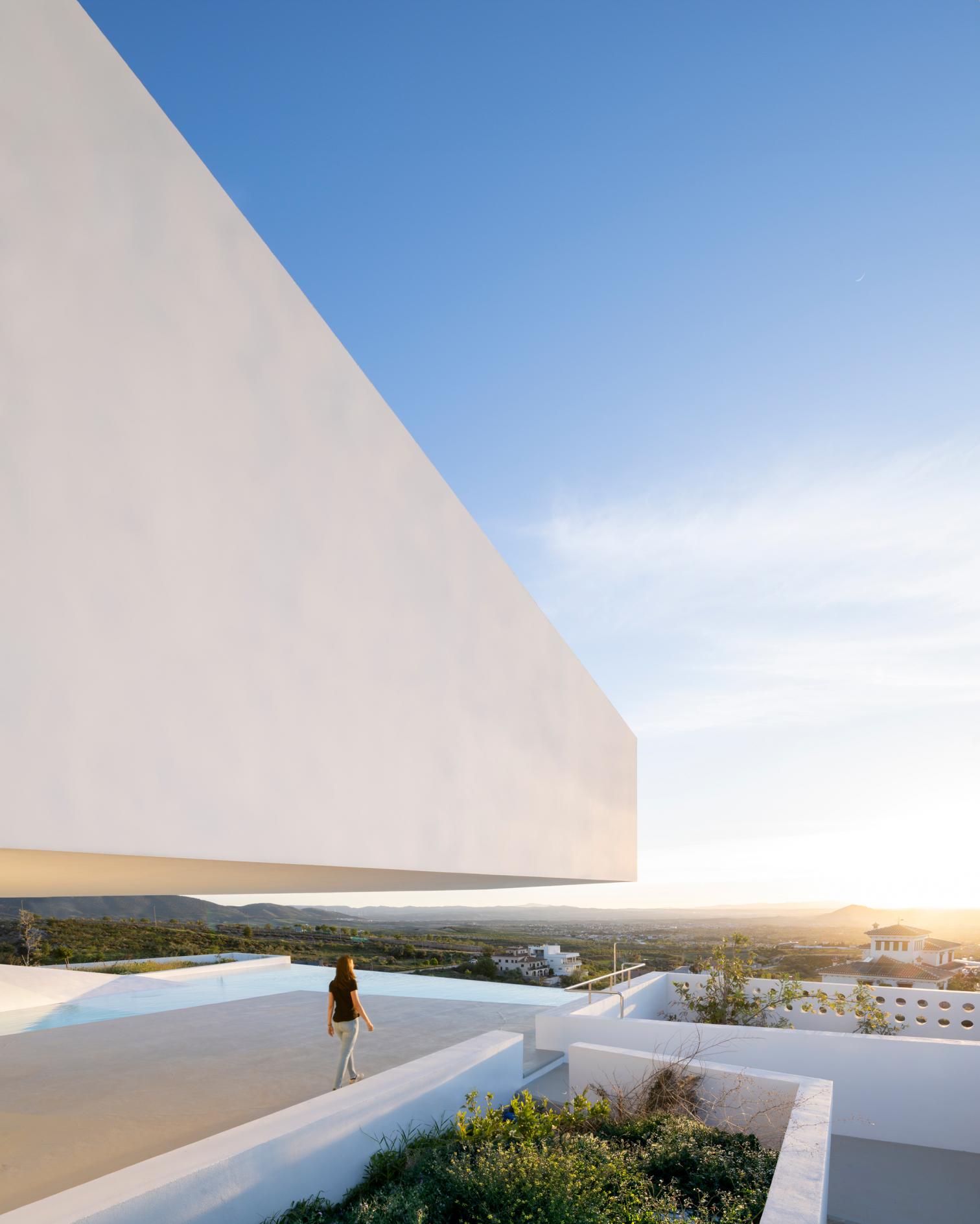 西班牙住宅 PISCINA CON CASA Serrano + Baquero