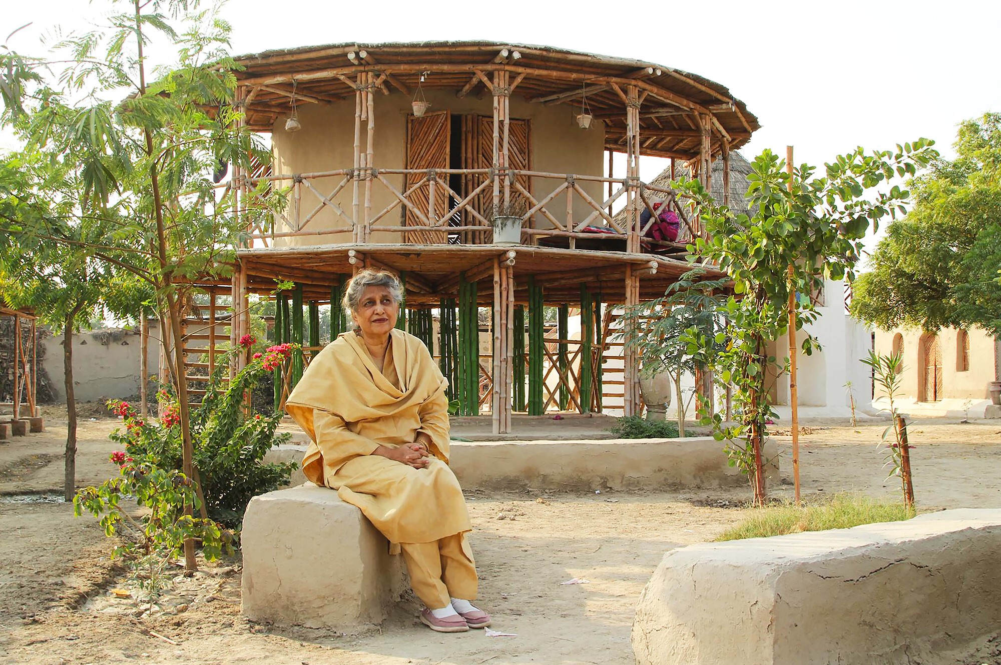 零碳婦女中心(Zero Carbon Women Centre on Bamboo Stilts),位於莫阿克謝里夫(Moak Sharif),坦多阿拉亞爾(Tando Allahyar),信德省(Sindh)–2011 年
圖片 © 巴基斯坦遺產基金會(Heritage Foundation of Pakistan)