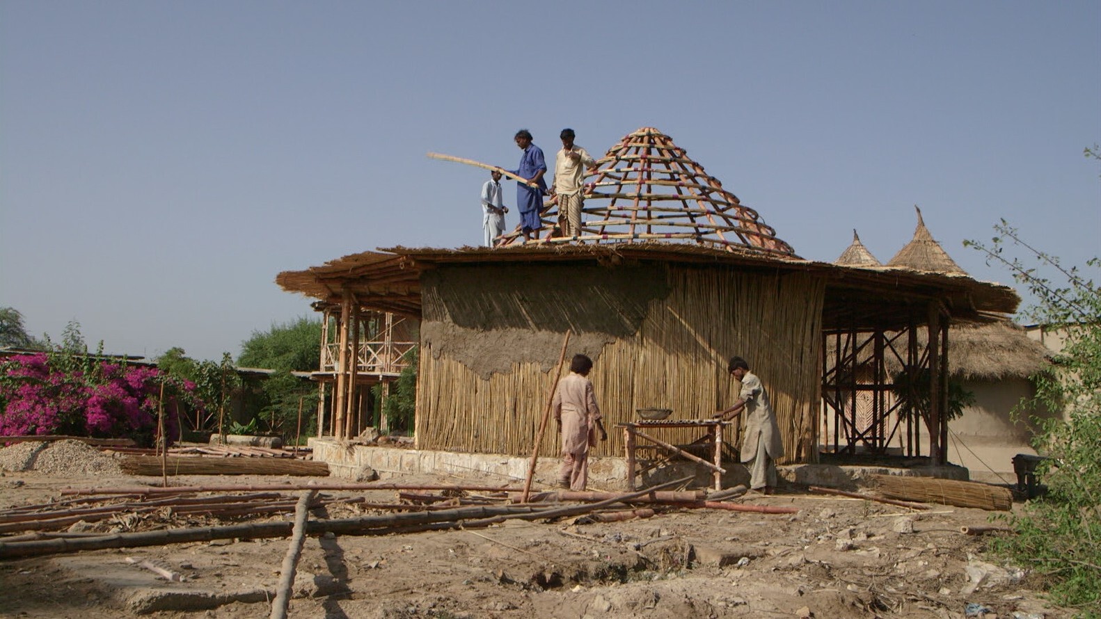 自建住宅(Self-built housing) 圖片 © 半島電視台(Al Jazeera)