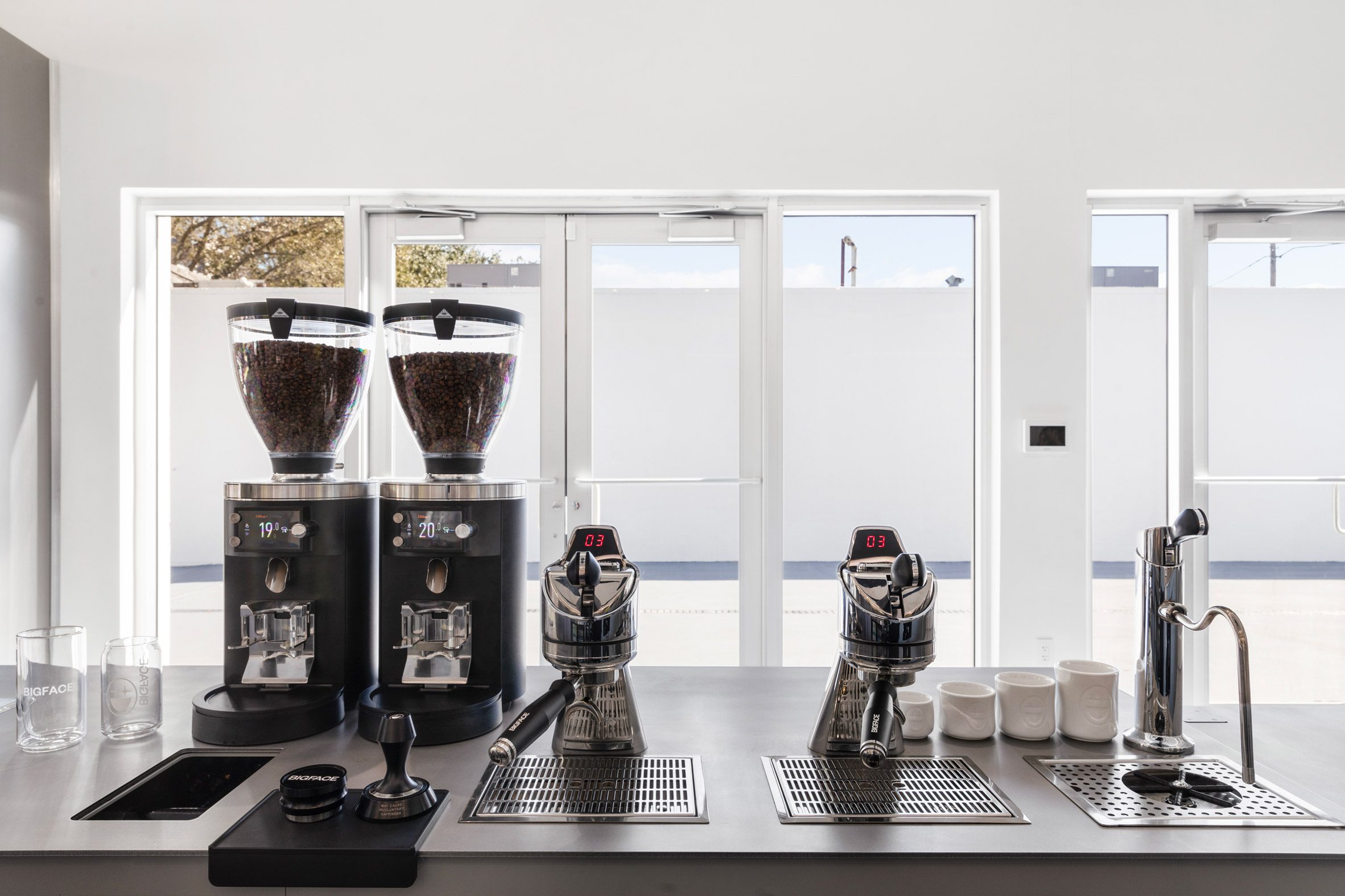 Miami Heat 巴特勒 Jimmy Butler 邁阿密 大臉咖啡 BigFace Coffee 實體店