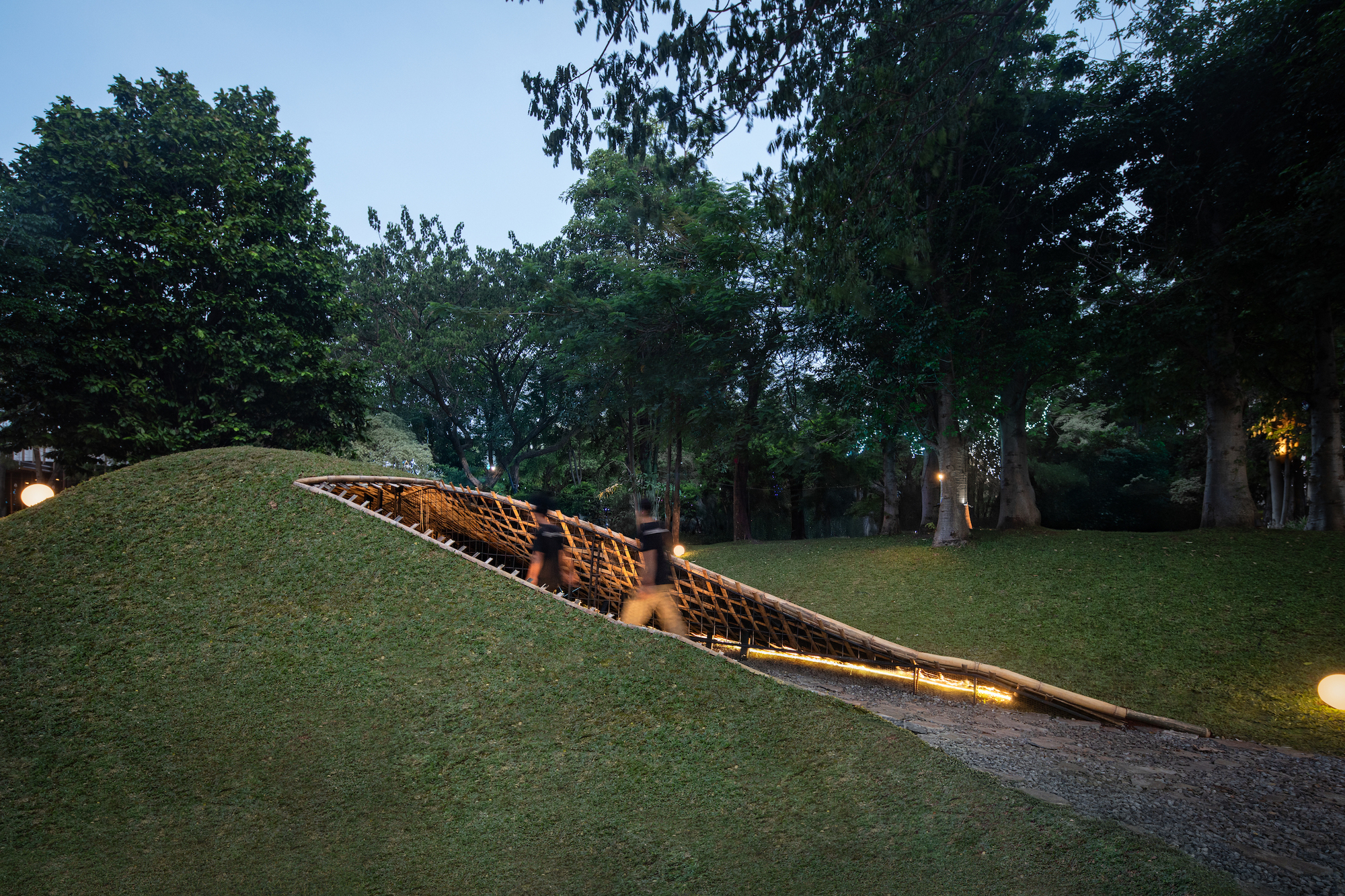 印尼地景雞舍 Chicken Hero Pavilion RAD+ar (Research Artistic Design + architecture)