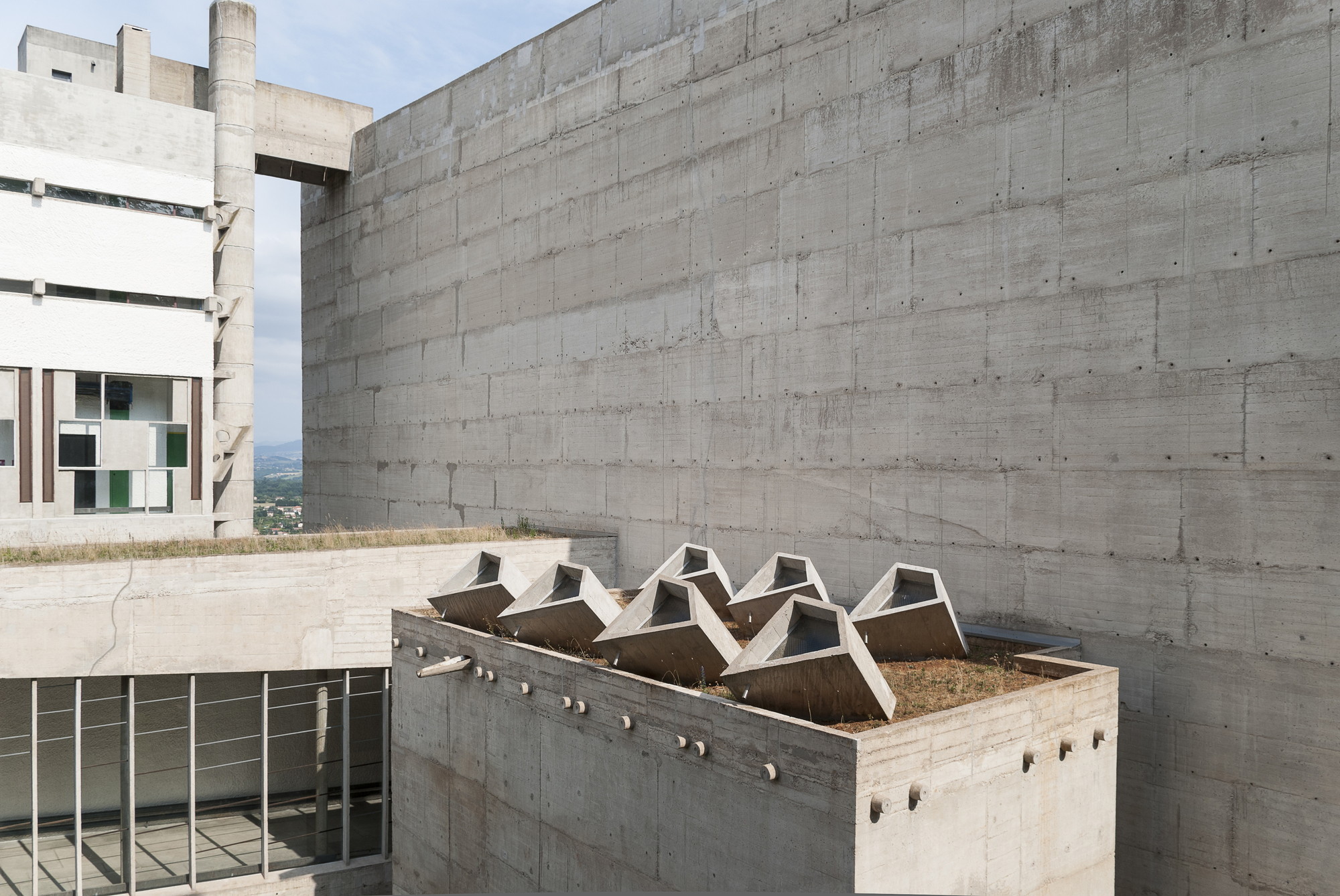 柯比意（Le Corbusier） 法國里昂 拉圖雷特修道院（The Convent of La Tourette）