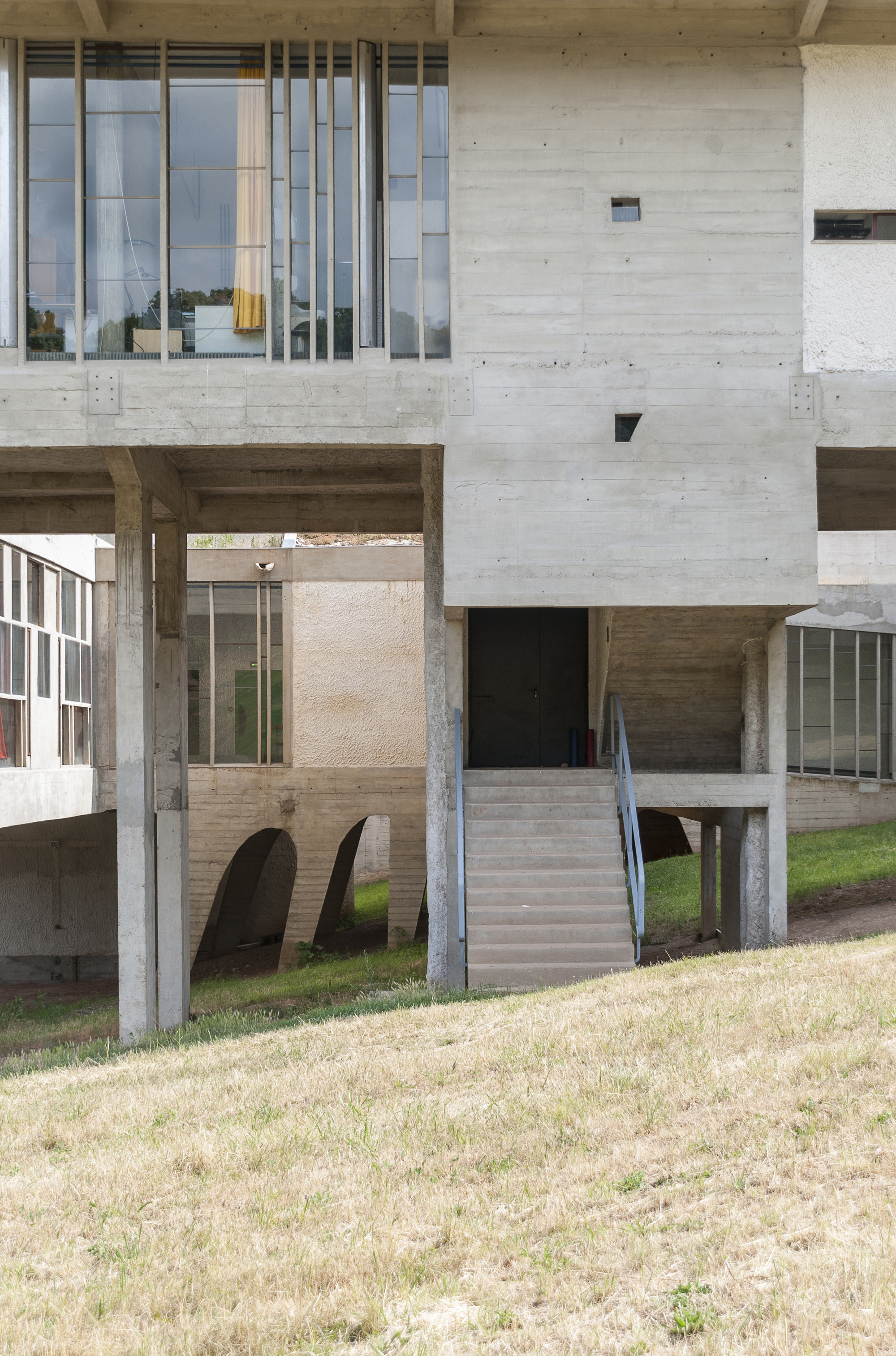 柯比意（Le Corbusier） 法國里昂 拉圖雷特修道院（The Convent of La Tourette）