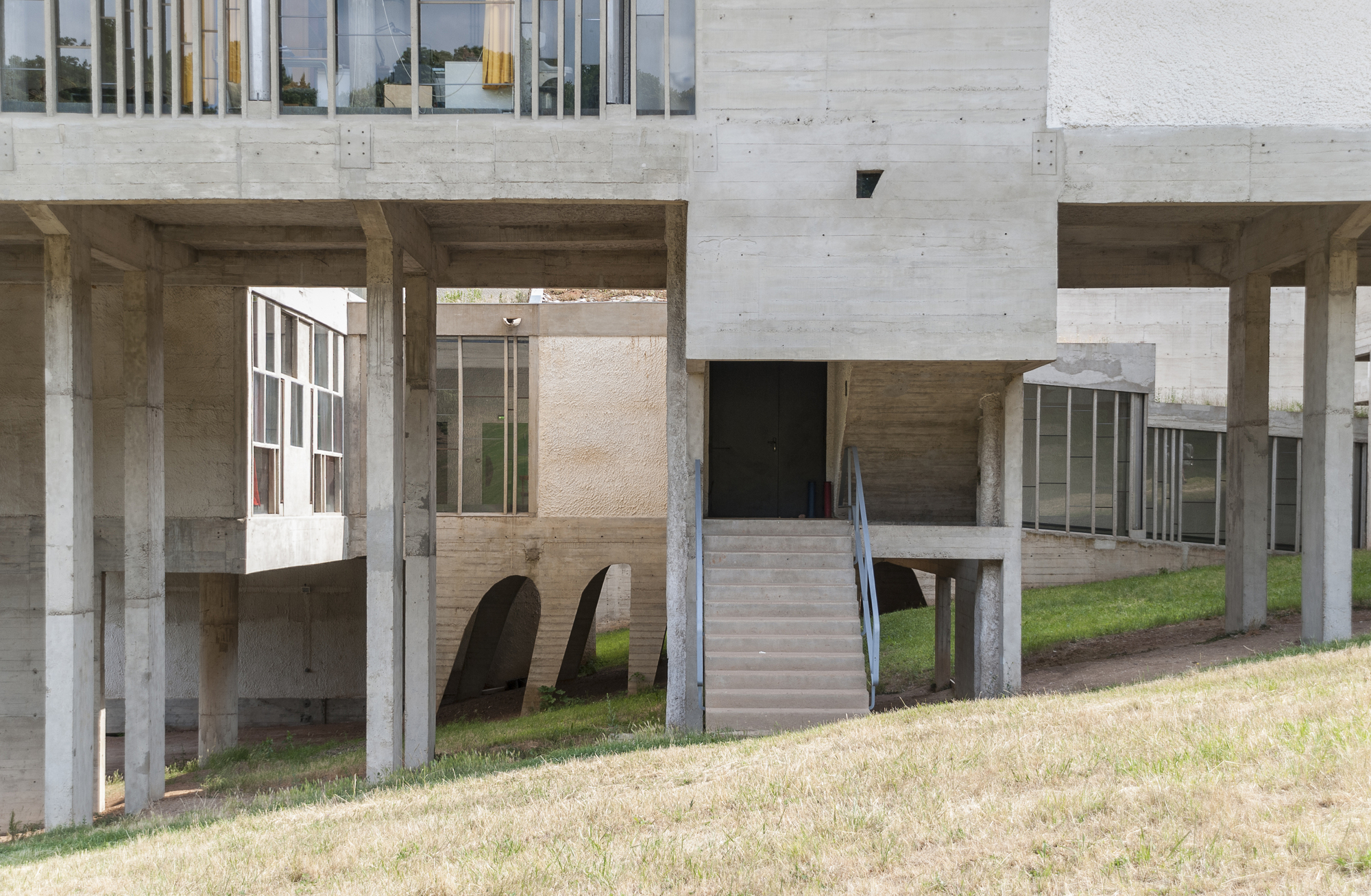 柯比意（Le Corbusier） 法國里昂 拉圖雷特修道院（The Convent of La Tourette）