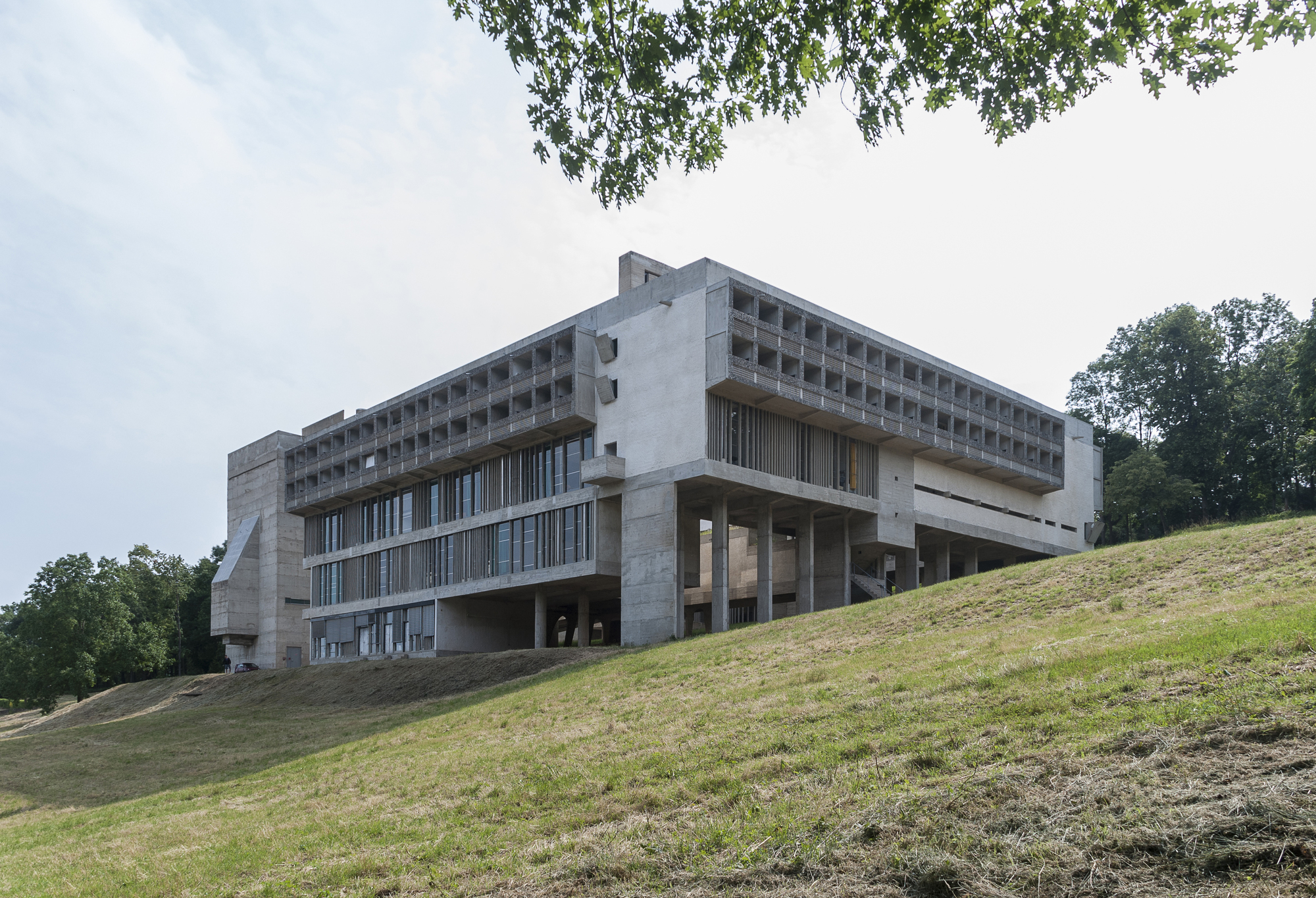 柯比意（Le Corbusier） 法國里昂 拉圖雷特修道院（The Convent of La Tourette）