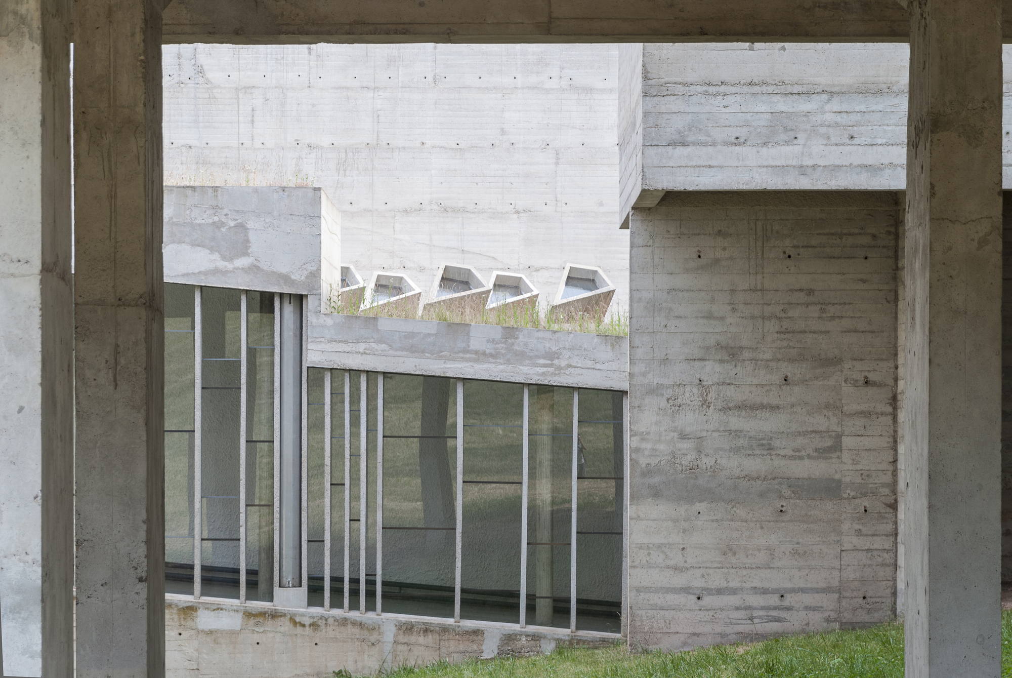 柯比意(Le Corbusier) 法國里昂 拉圖雷特修道院(The Convent of La Tourette)