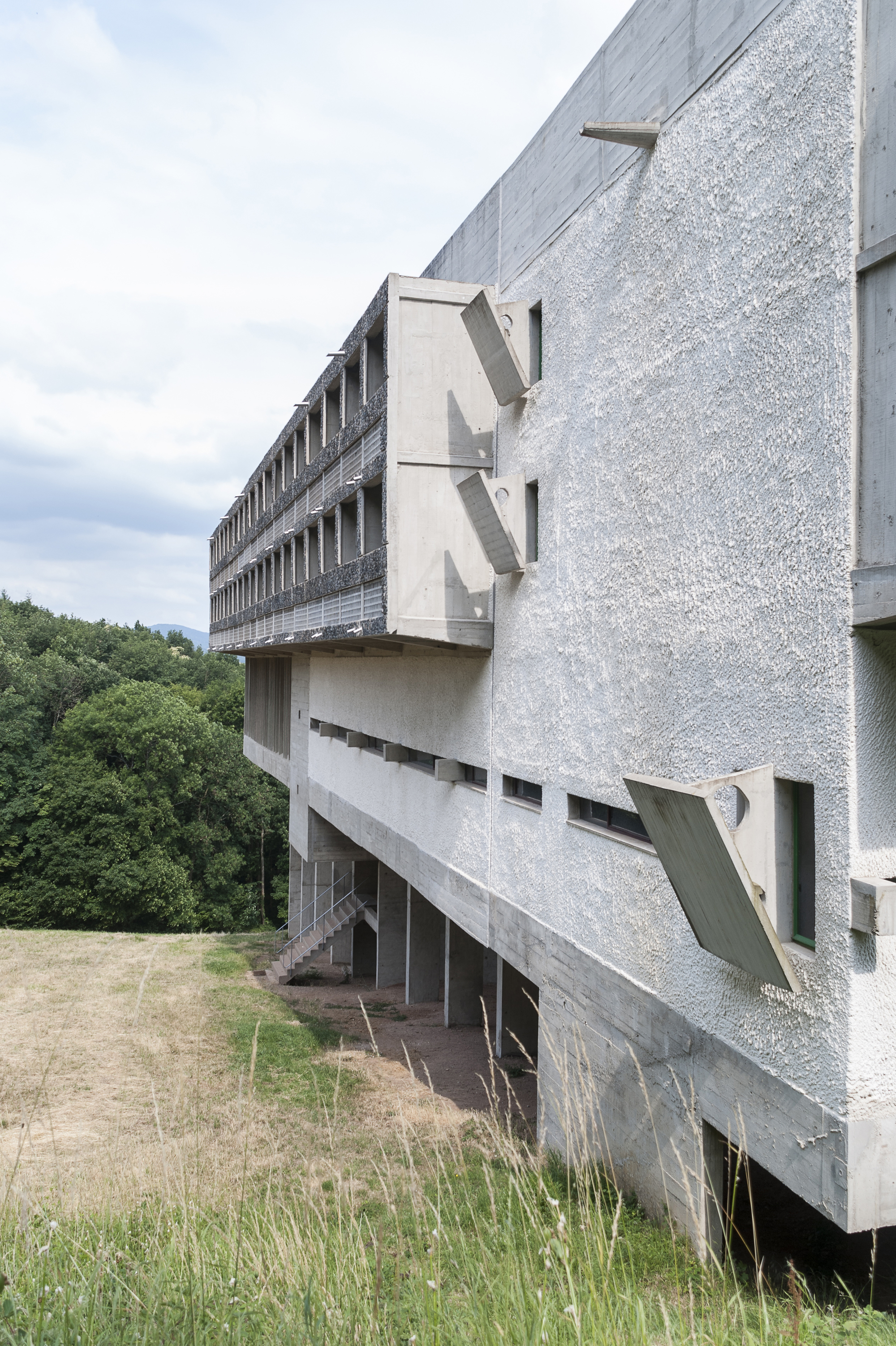 柯比意（Le Corbusier） 法國里昂 拉圖雷特修道院（The Convent of La Tourette）