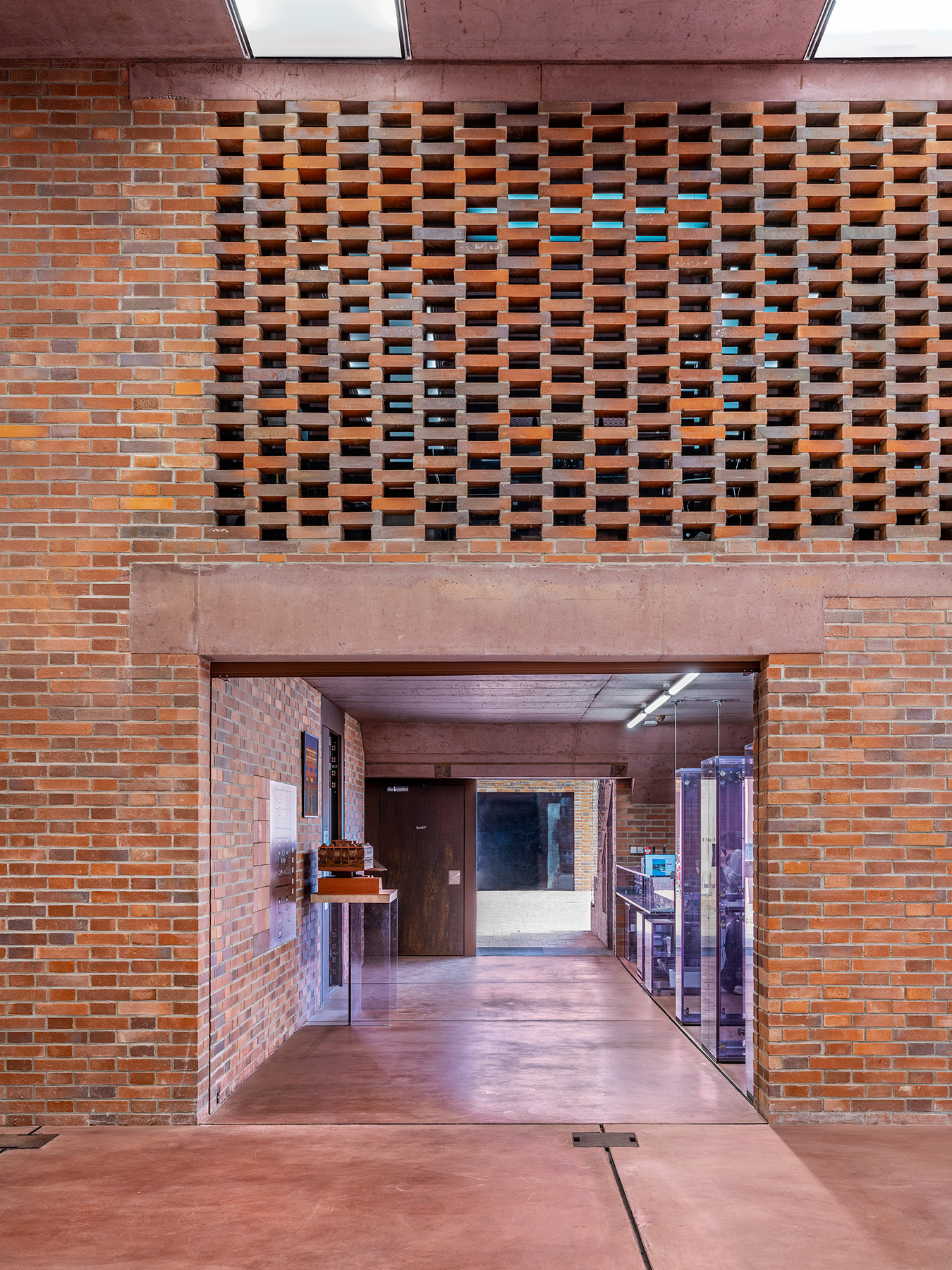 捷克建築 GAMPA and Sféra with Public Spaces of Automatic Mills Winternitzovy automatické Mlýny