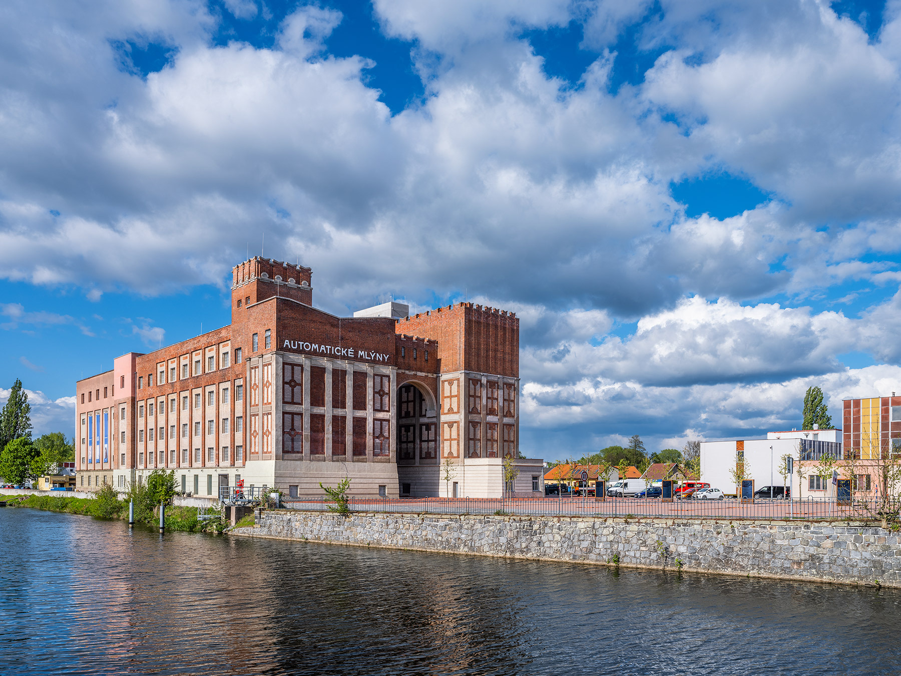 捷克建築 GAMPA and Sféra with Public Spaces of Automatic Mills Winternitzovy automatické Mlýny