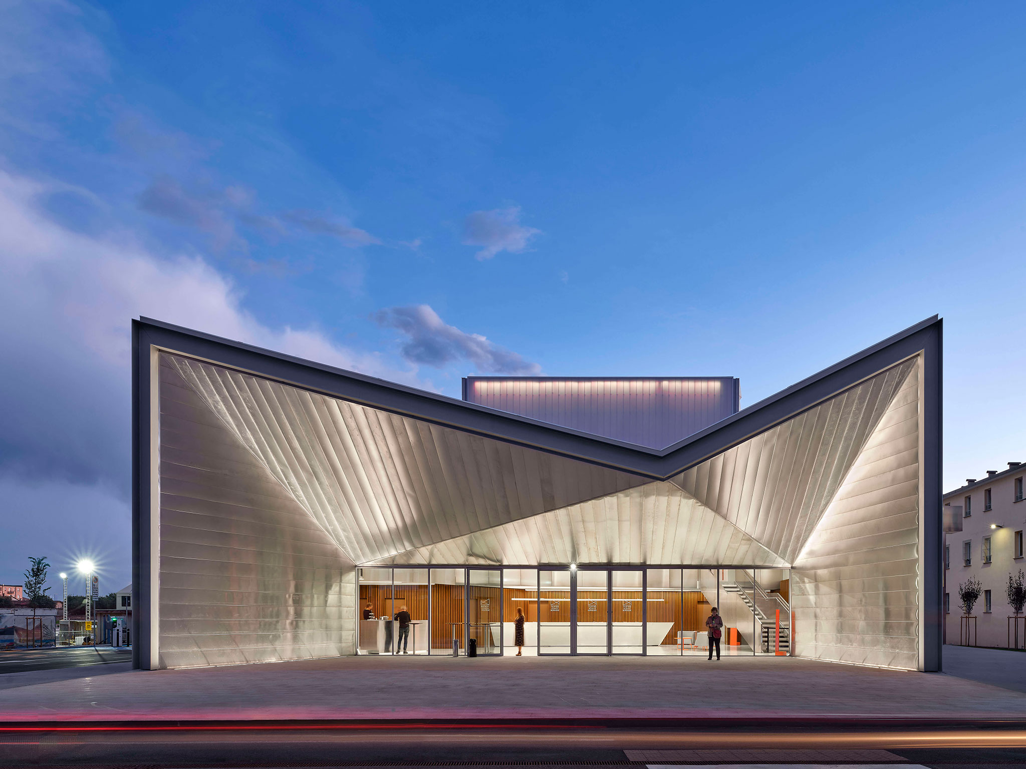 劇院入口廣場夜間景觀