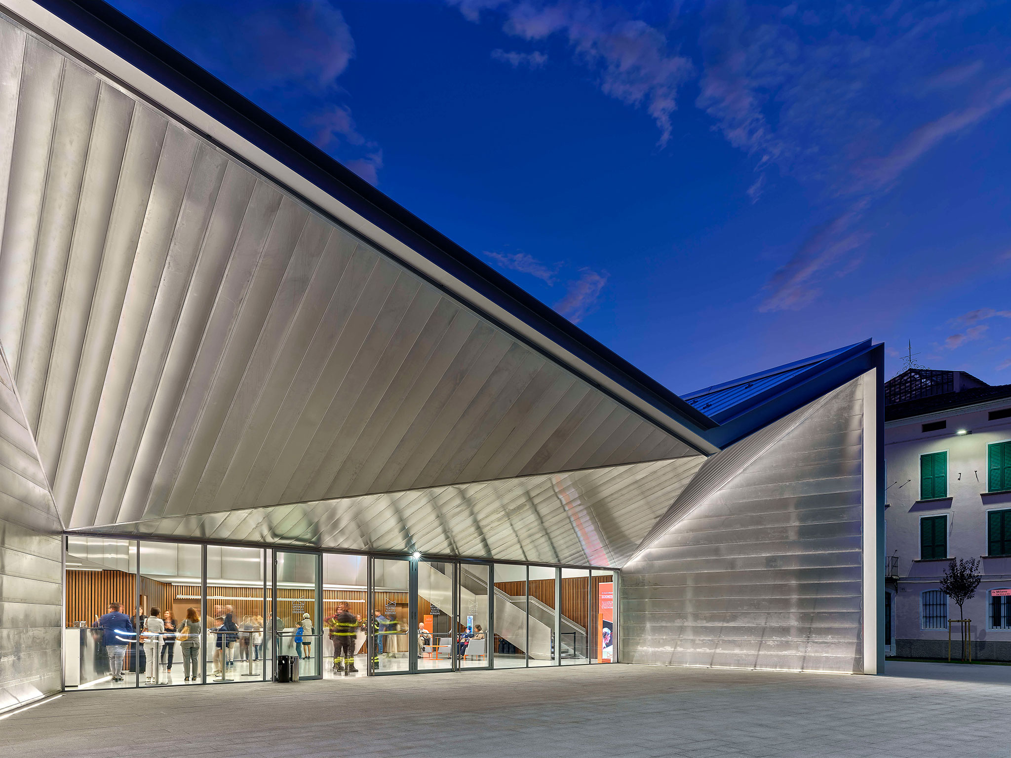 劇院入口廣場夜間景觀